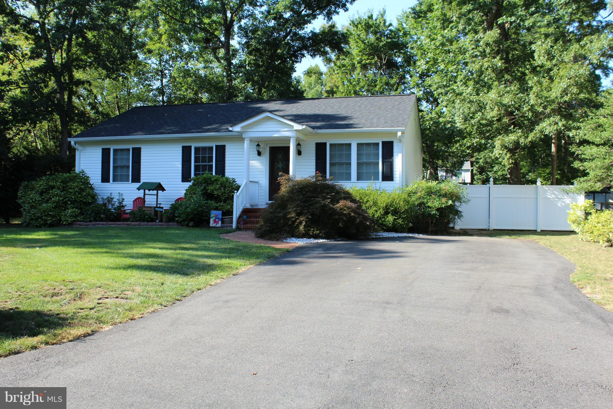 DEVONNE WOODS - Residential Lease