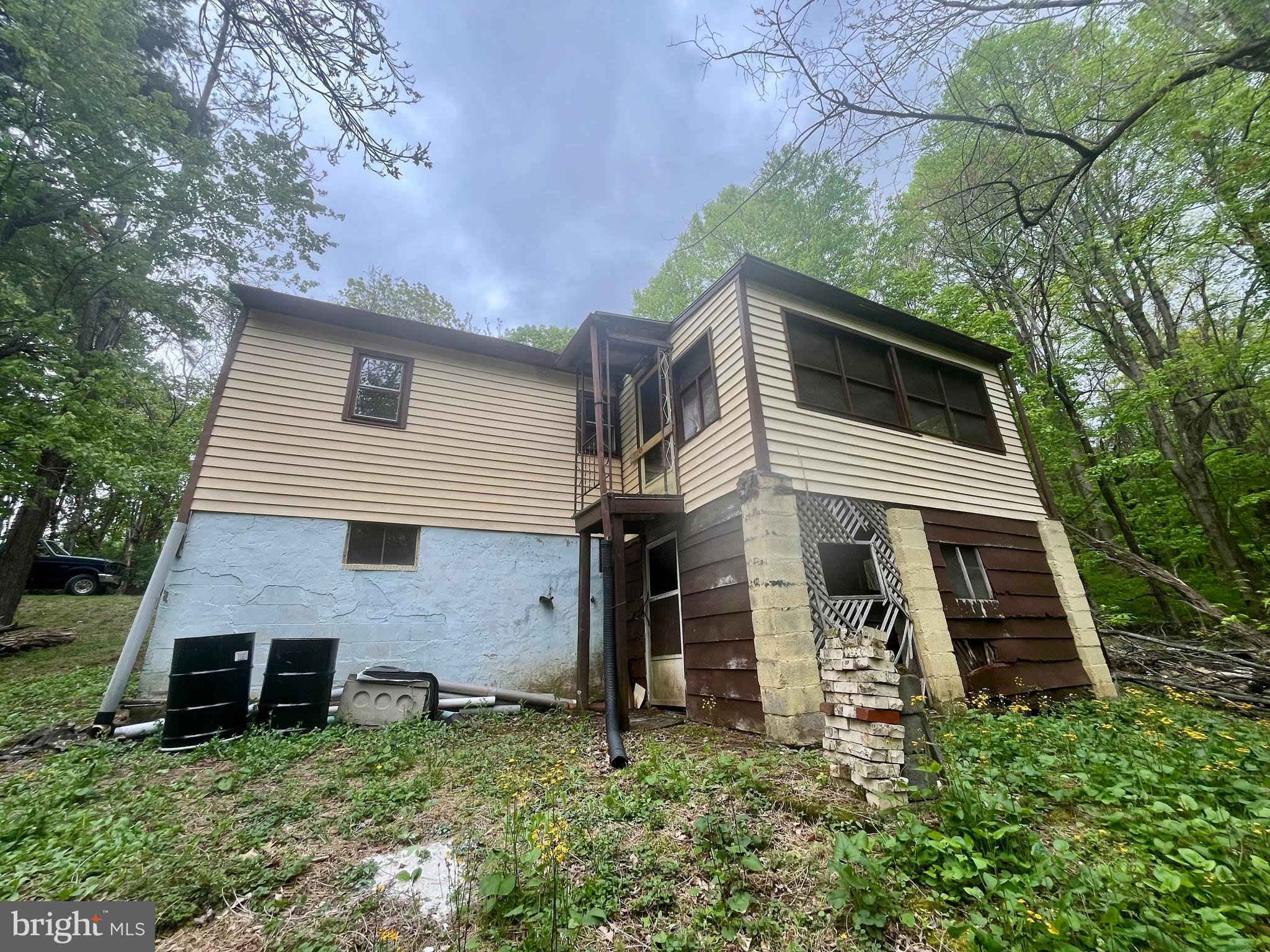 536 CIRCLE DRIVE