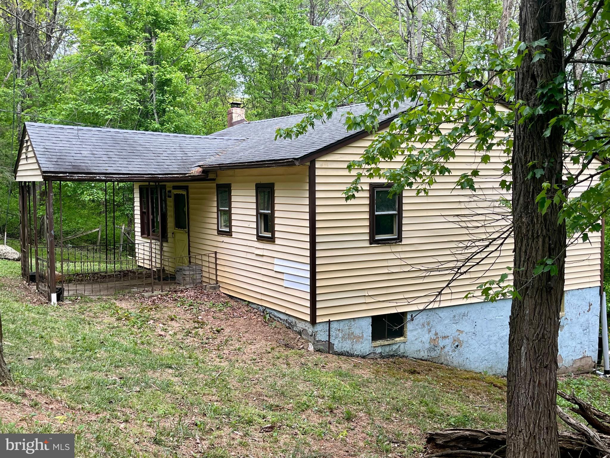 536 CIRCLE DRIVE