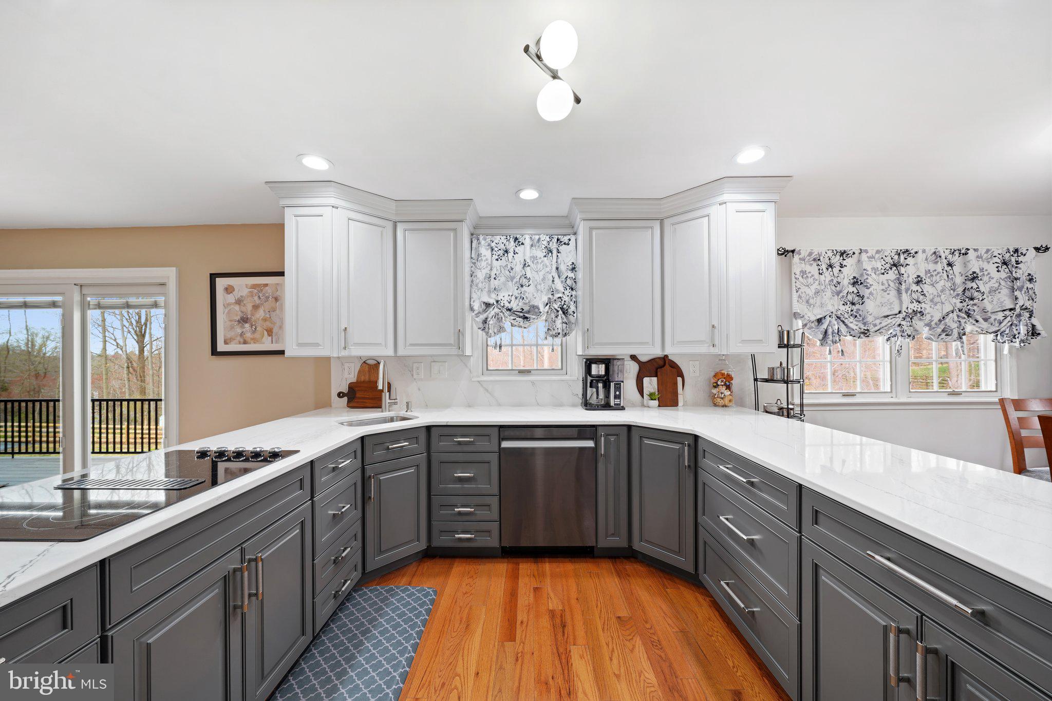 DILWORTHTOWN OAKS - Residential