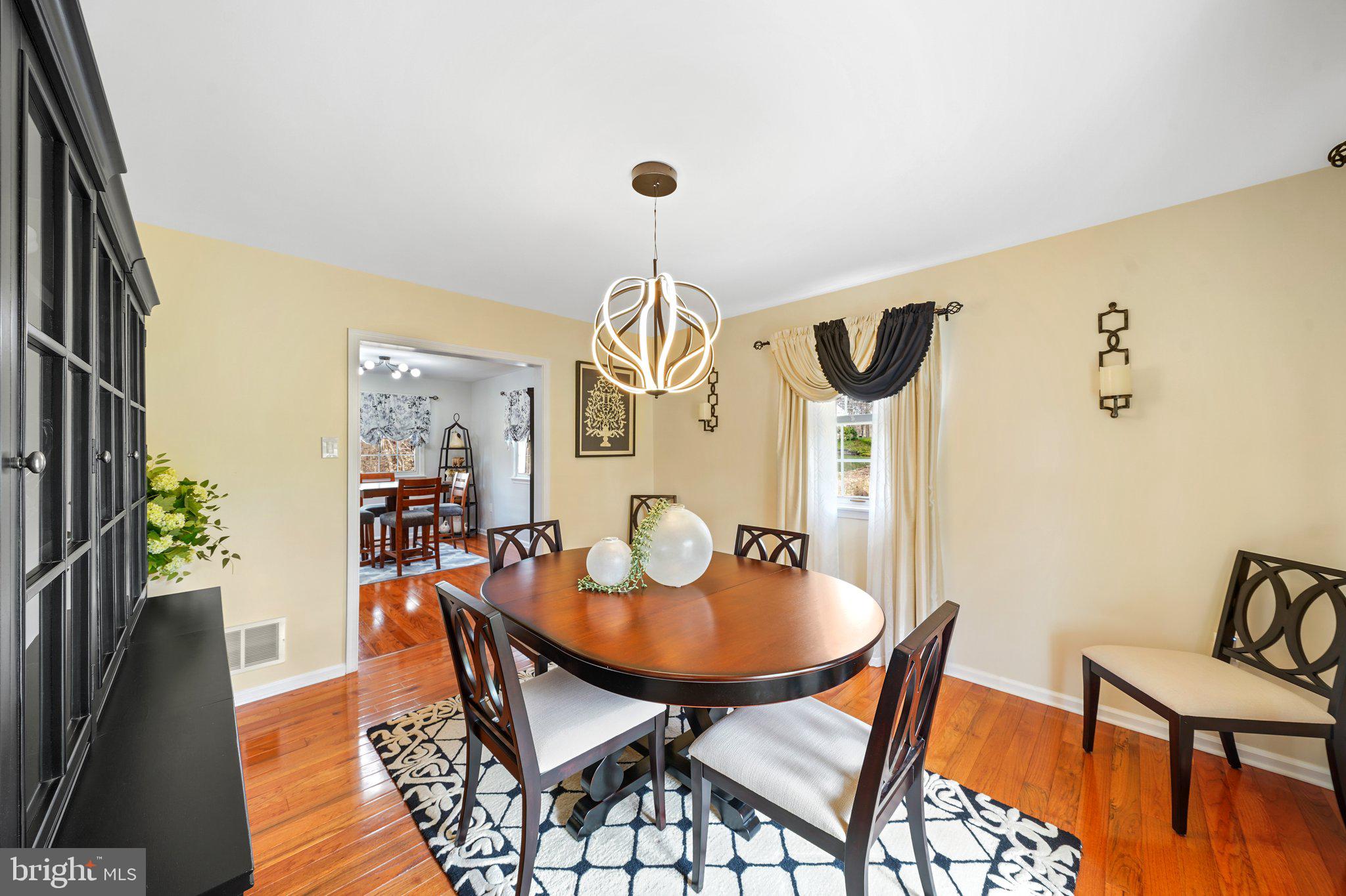 DILWORTHTOWN OAKS - Residential