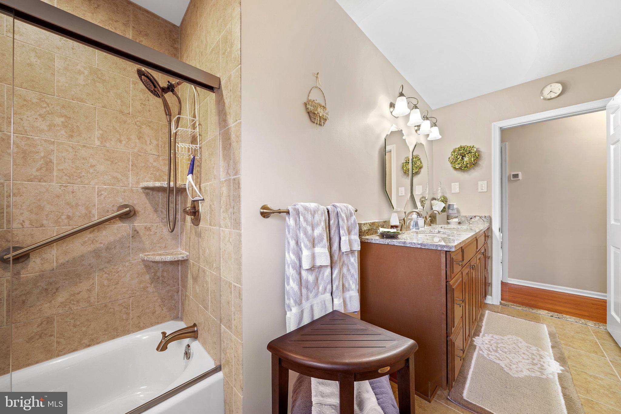 DILWORTHTOWN OAKS - Residential