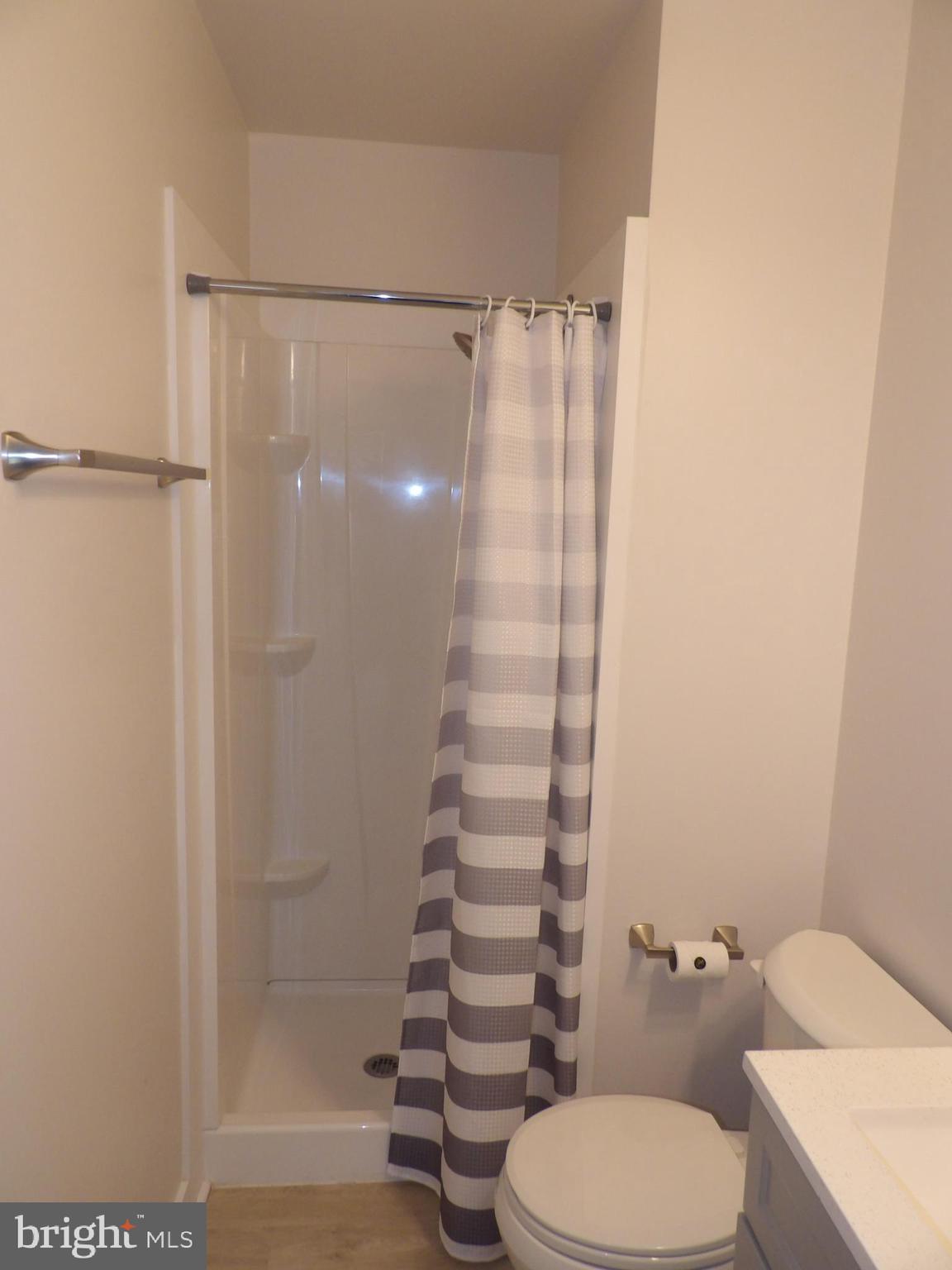 BEAR WALLOW KNOLLS - Residential Lease