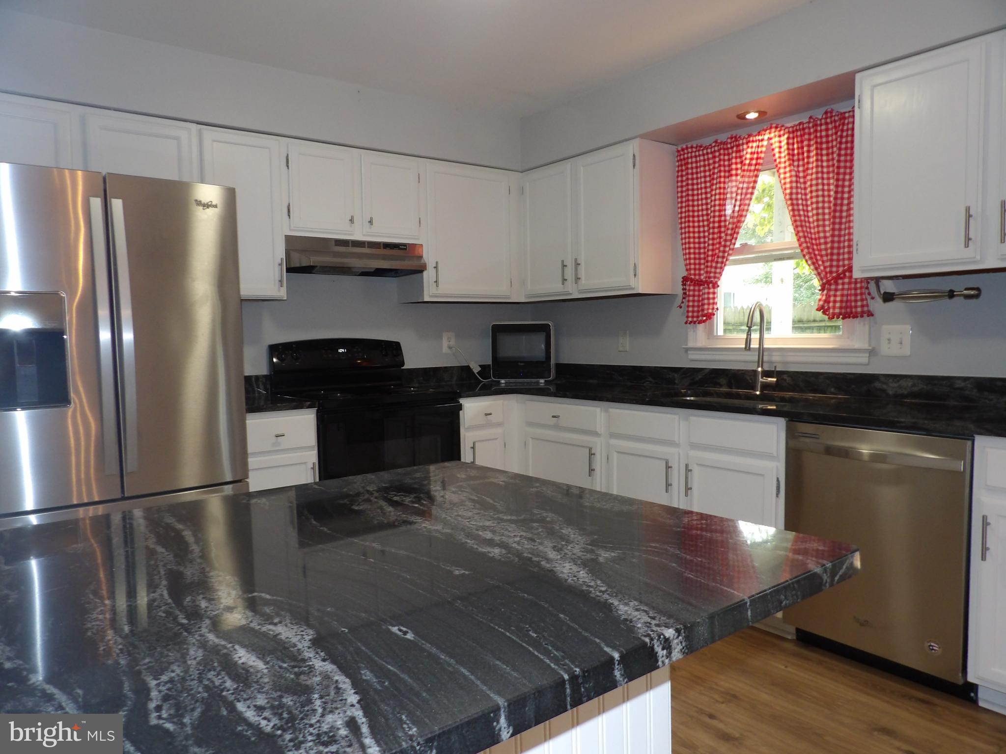 BEAR WALLOW KNOLLS - Residential Lease