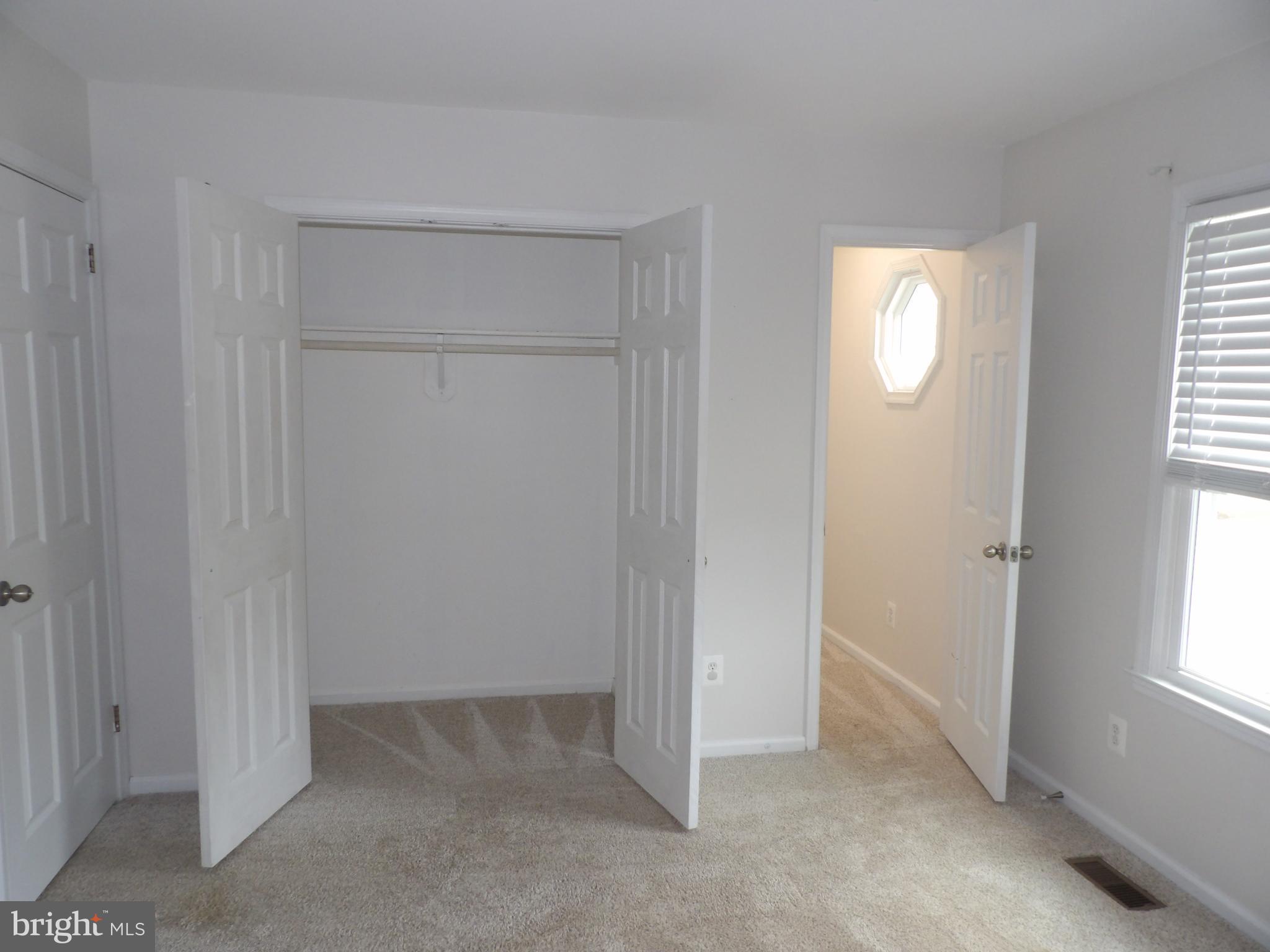 BEAR WALLOW KNOLLS - Residential Lease