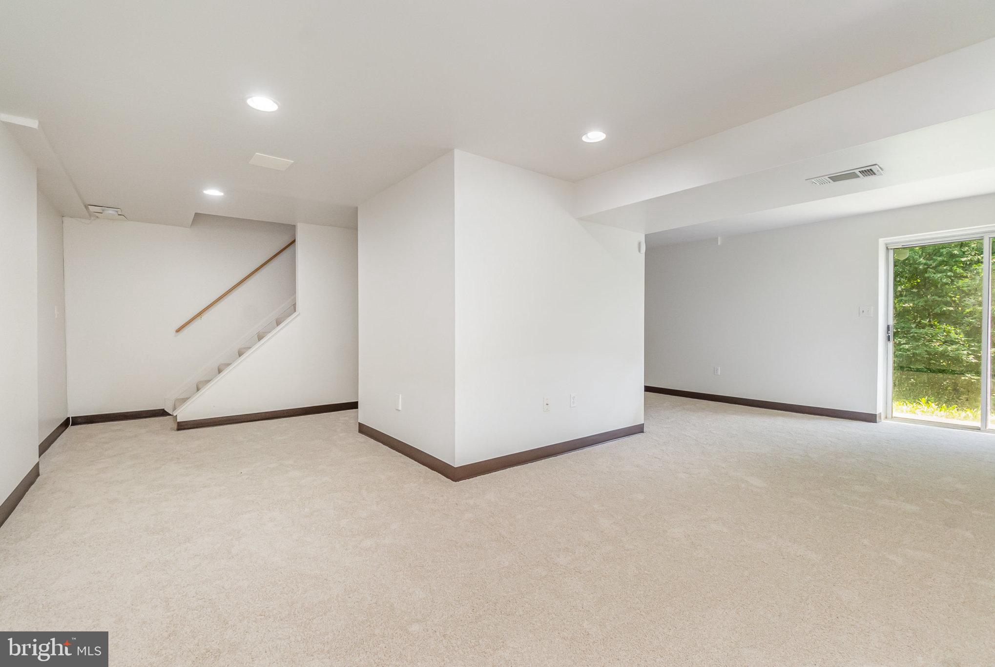 HUNTERS RUN - Residential