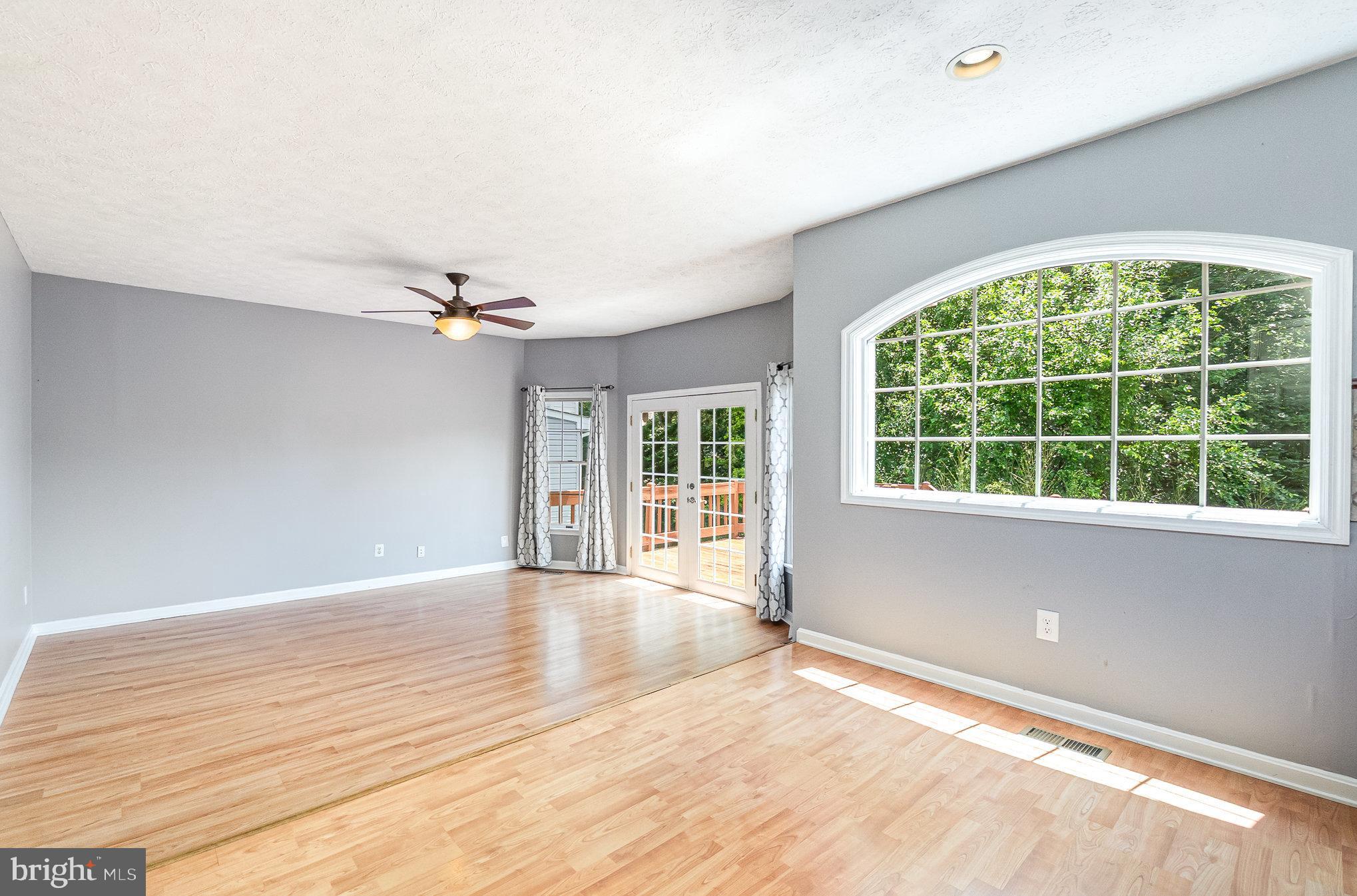 HUNTERS RUN - Residential