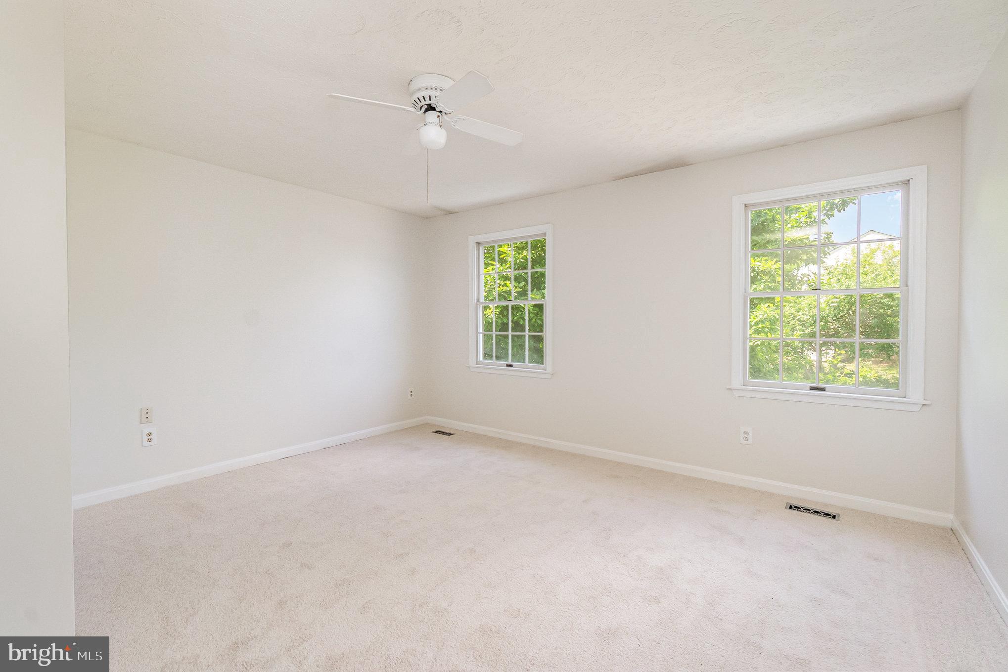 HUNTERS RUN - Residential