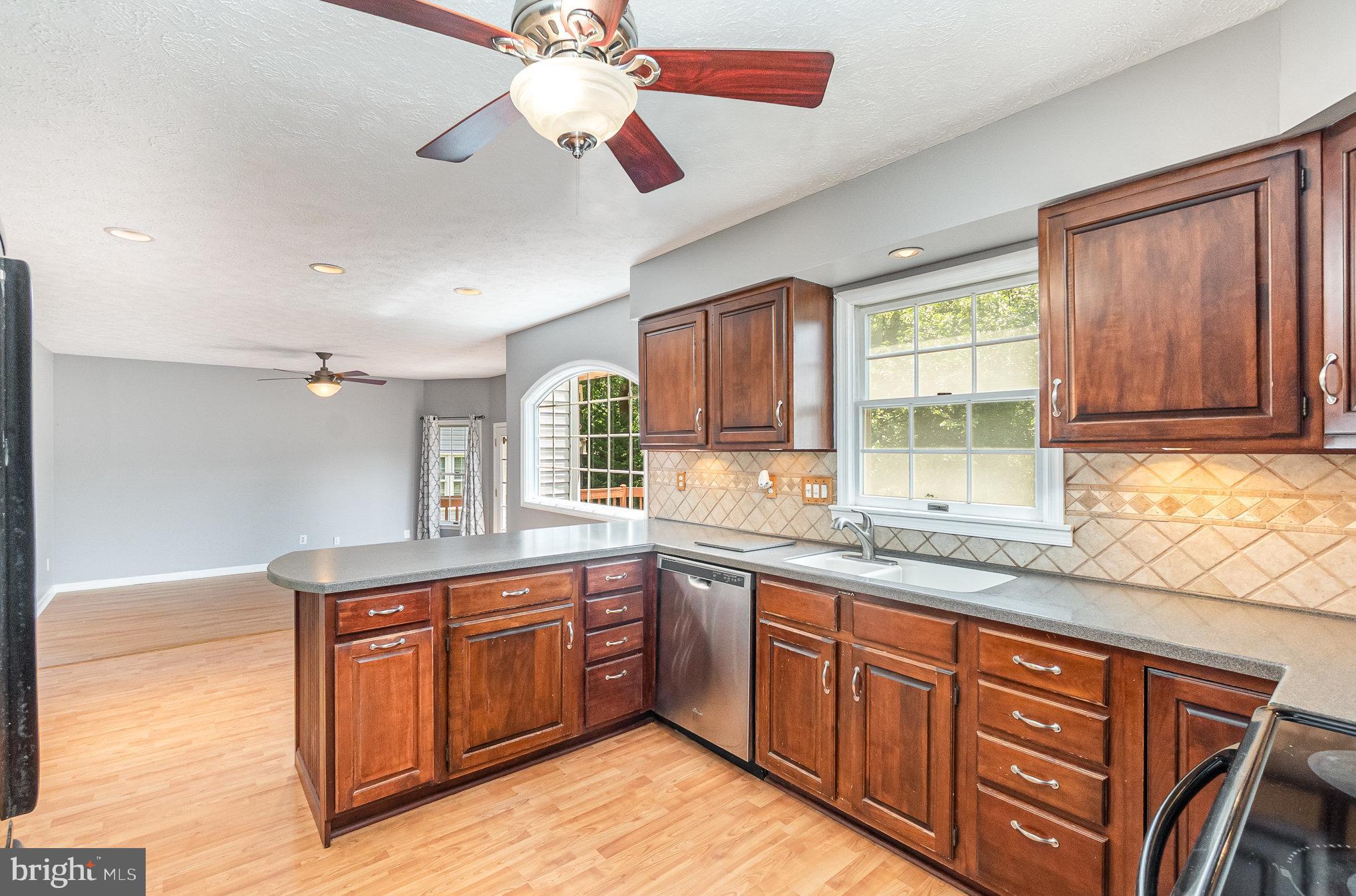 HUNTERS RUN - Residential