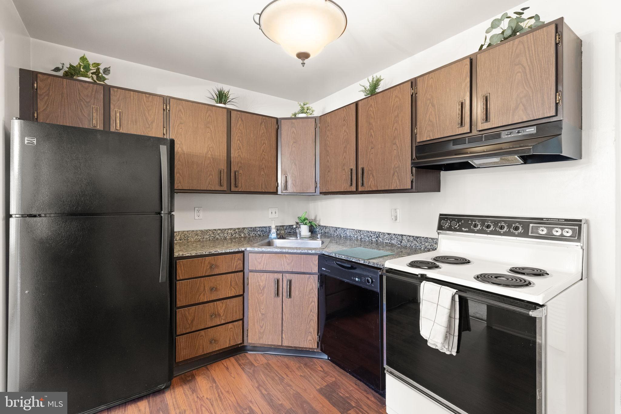 HICKORY HILLS - Residential Lease