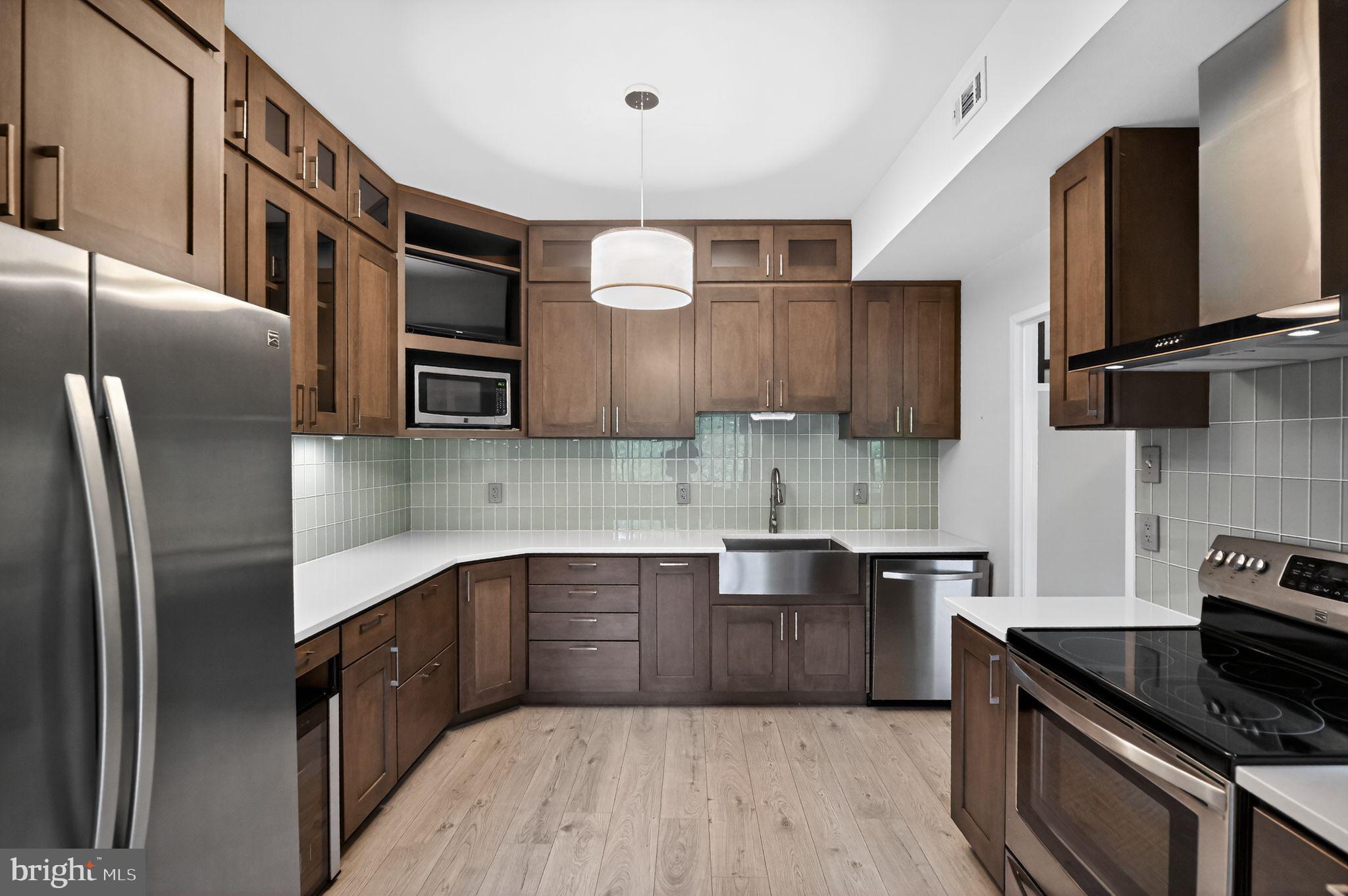 2114 GREEN WATCH WAY 10/201E