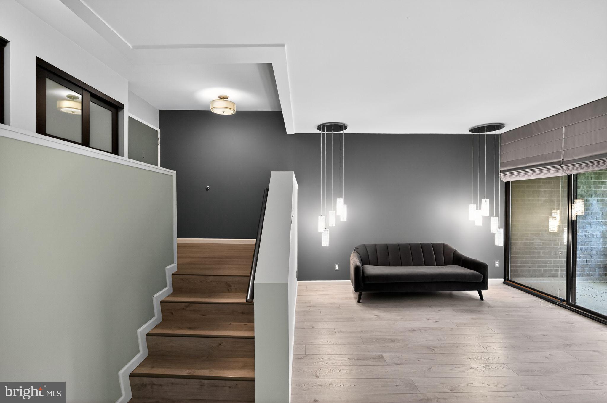 2114 GREEN WATCH WAY 10/201E