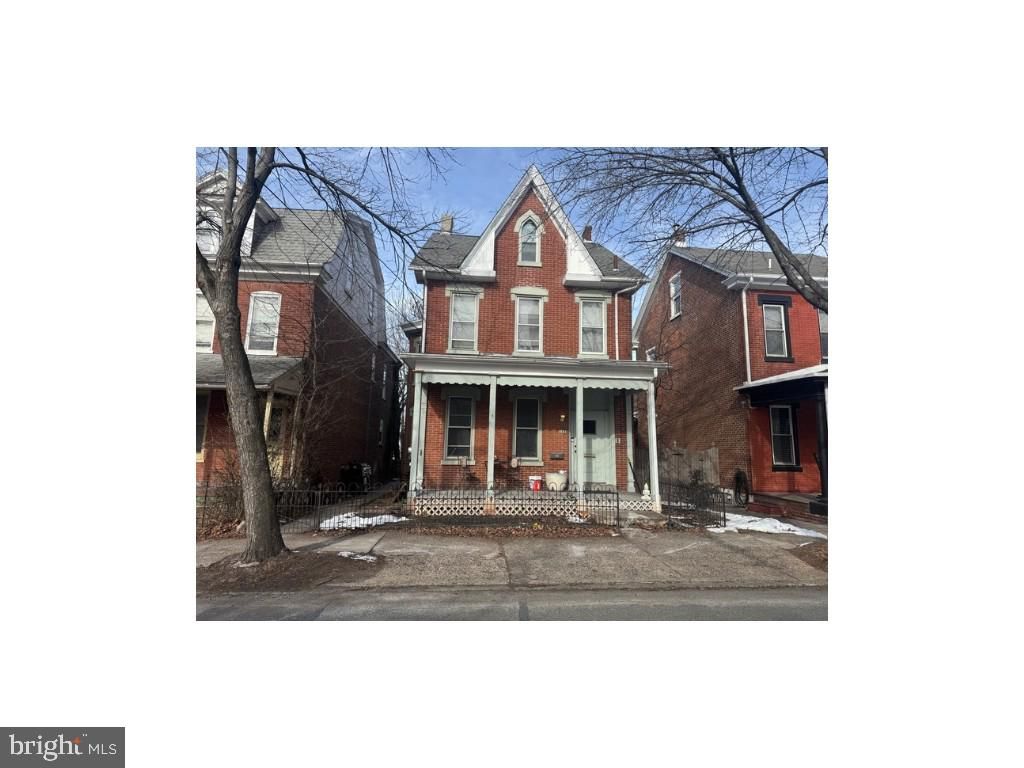 Photo of 659 N Charlotte Street, POTTSTOWN, PA 19464 (MLS # PAMC2166204)