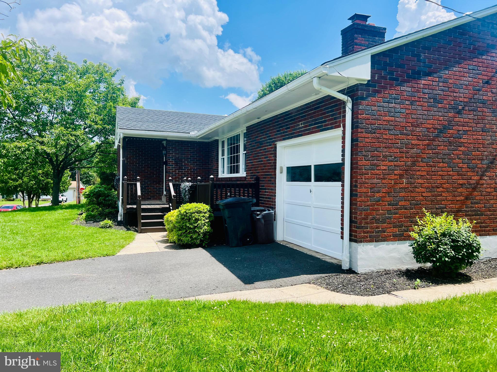 WESTVIEW ACRES - Residential