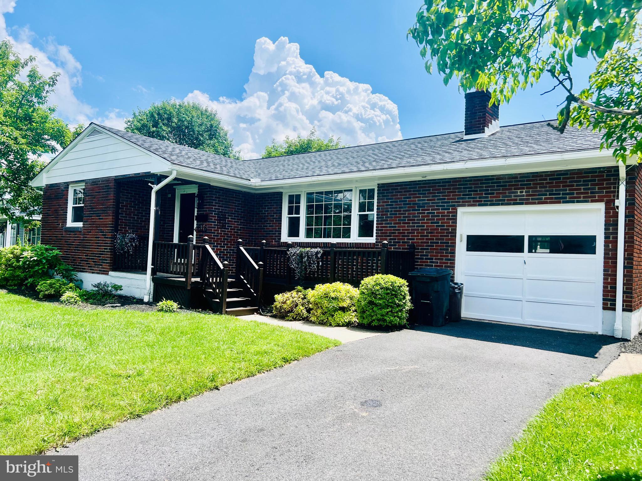 WESTVIEW ACRES - Residential