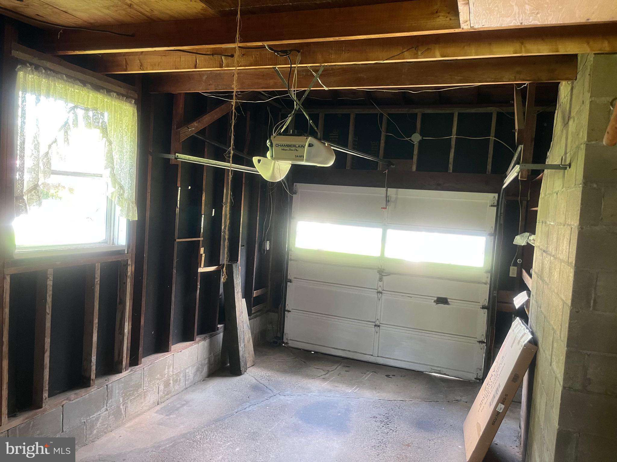 WESTVIEW ACRES - Residential