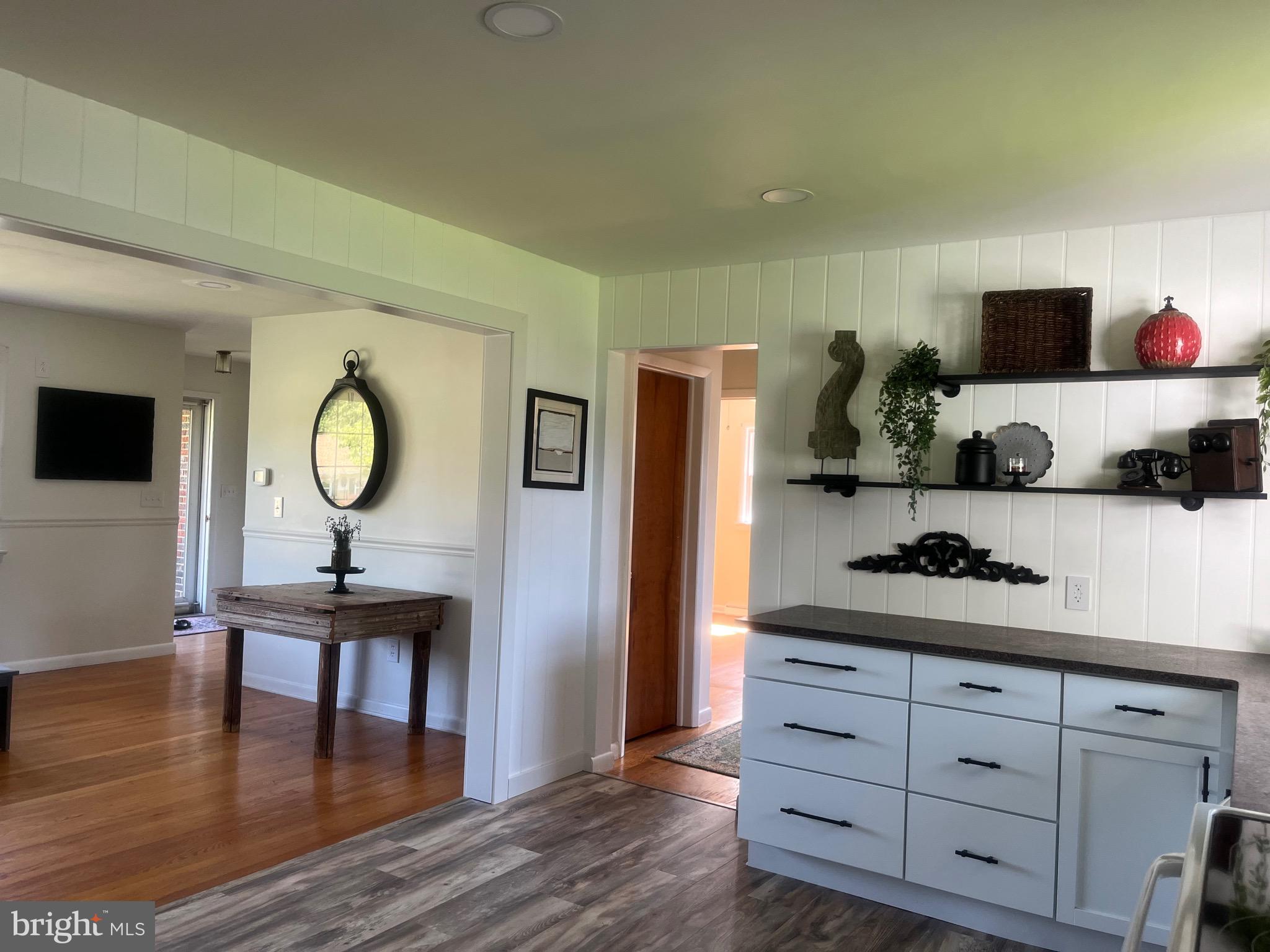 WESTVIEW ACRES - Residential