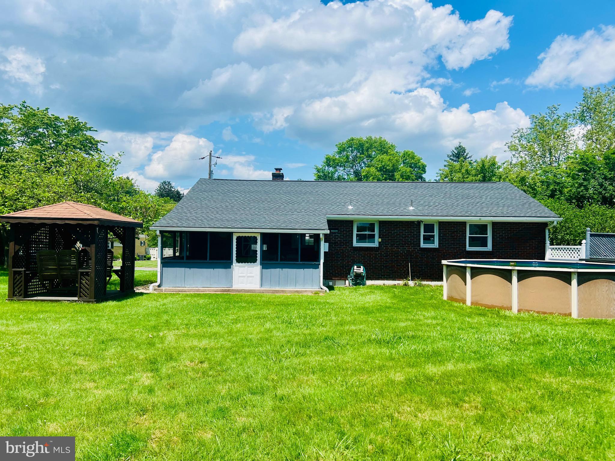 WESTVIEW ACRES - Residential