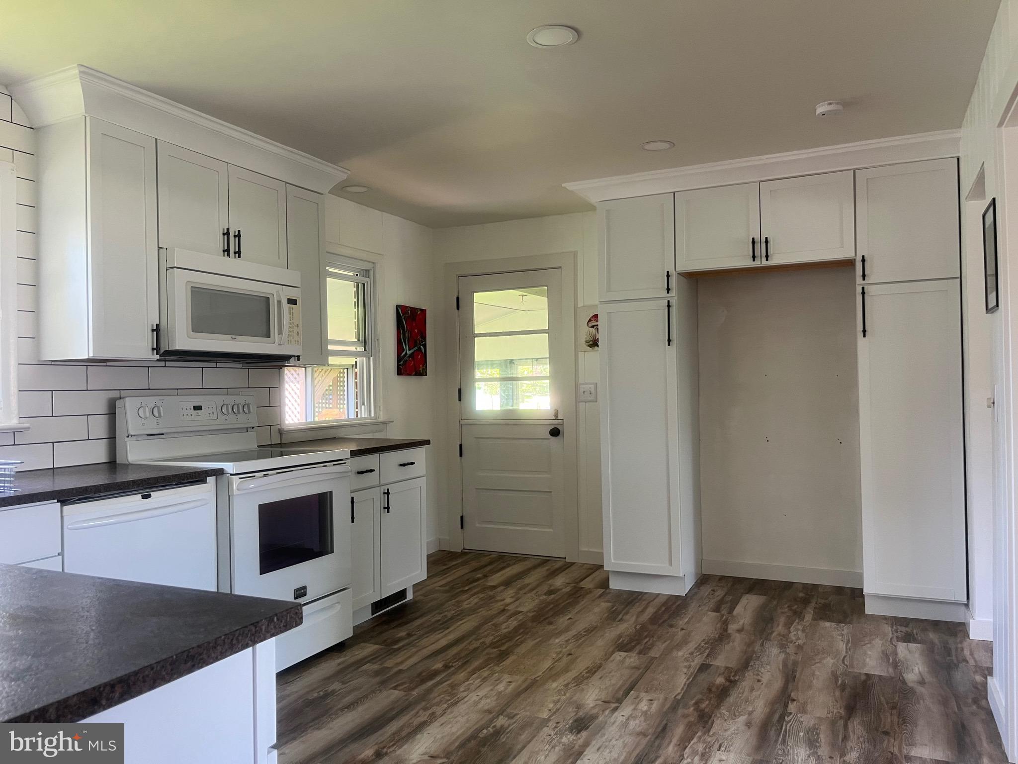 WESTVIEW ACRES - Residential