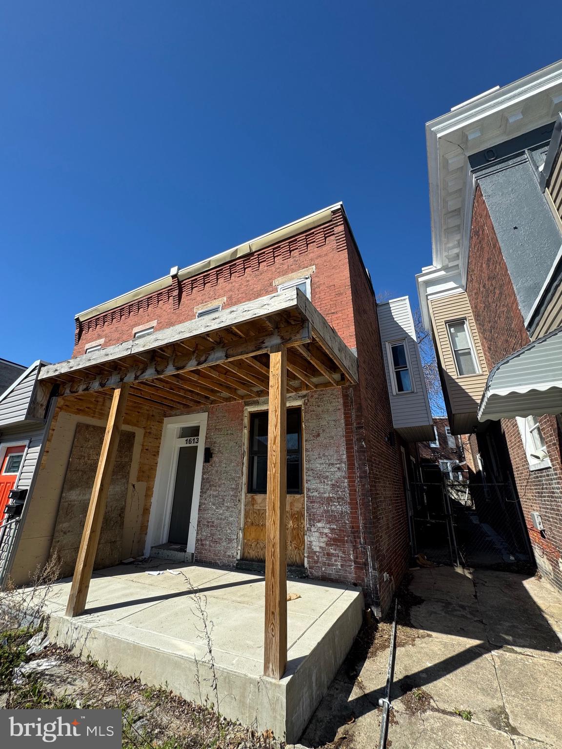 UnApproved Short Sale Zoned RM-1 2+2 Duplex ready for someone to complete this project!