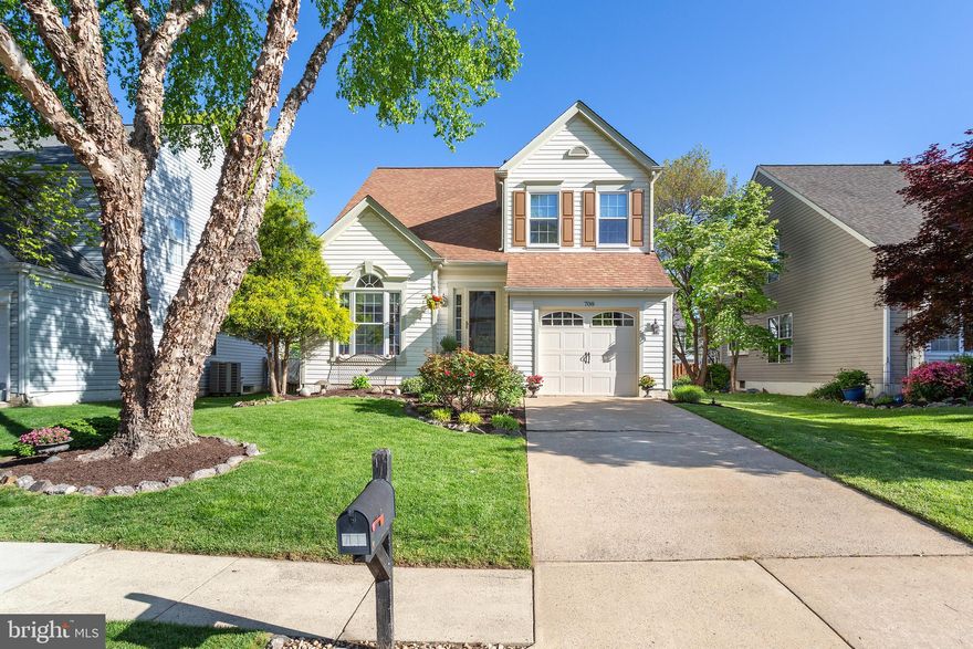 GORGEOUS 3 BEDROOM 3.5 BATH SINGLE FAMILY HOME IN SOUGHT AFTER EXETER COMMUNITY - SUPERBLY MAINTAINED ORIGINAL OWNED PROPERTY - ROOF, WINDOWS & HVAC ALL REPLACED IN PAST 10 YEARS - UPGRADED KITCHEN WITH GRANITE COUNTERTOPS, GAS COOKING & UPDATED APPLIANCES - HARDWOOD FLOORS IN LIVING ROOM, DINING ROOM,  FAMILY ROOM & KITCHEN - LARGE FAMILY ROOM WITH WOOD BURNING FIREPLACE - AWESOME SCREENED PORCH, PATIO, SHED & FENCED REAR YARD - FULLY FINISHED BASEMENT WITH FULL BATH, BONUS ROOM AND LARGE RECREATION ROOM - LARGE PRIMARY SUITE WITH CATHEDRAL CEILINGS & WALK-IN CLOSET - UPDATED PRIMARY BATHROOM WITH DOUBLE SINKS & TILE FLOORS - NEW CARPET IN UPPER LEVEL