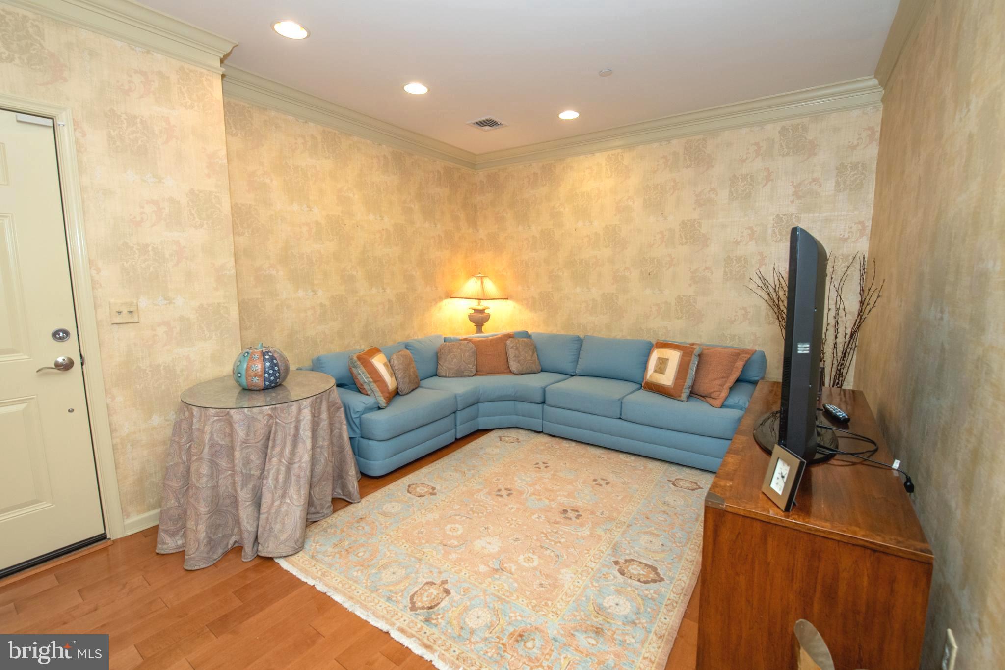 HUNTINGDON PLACE - Residential