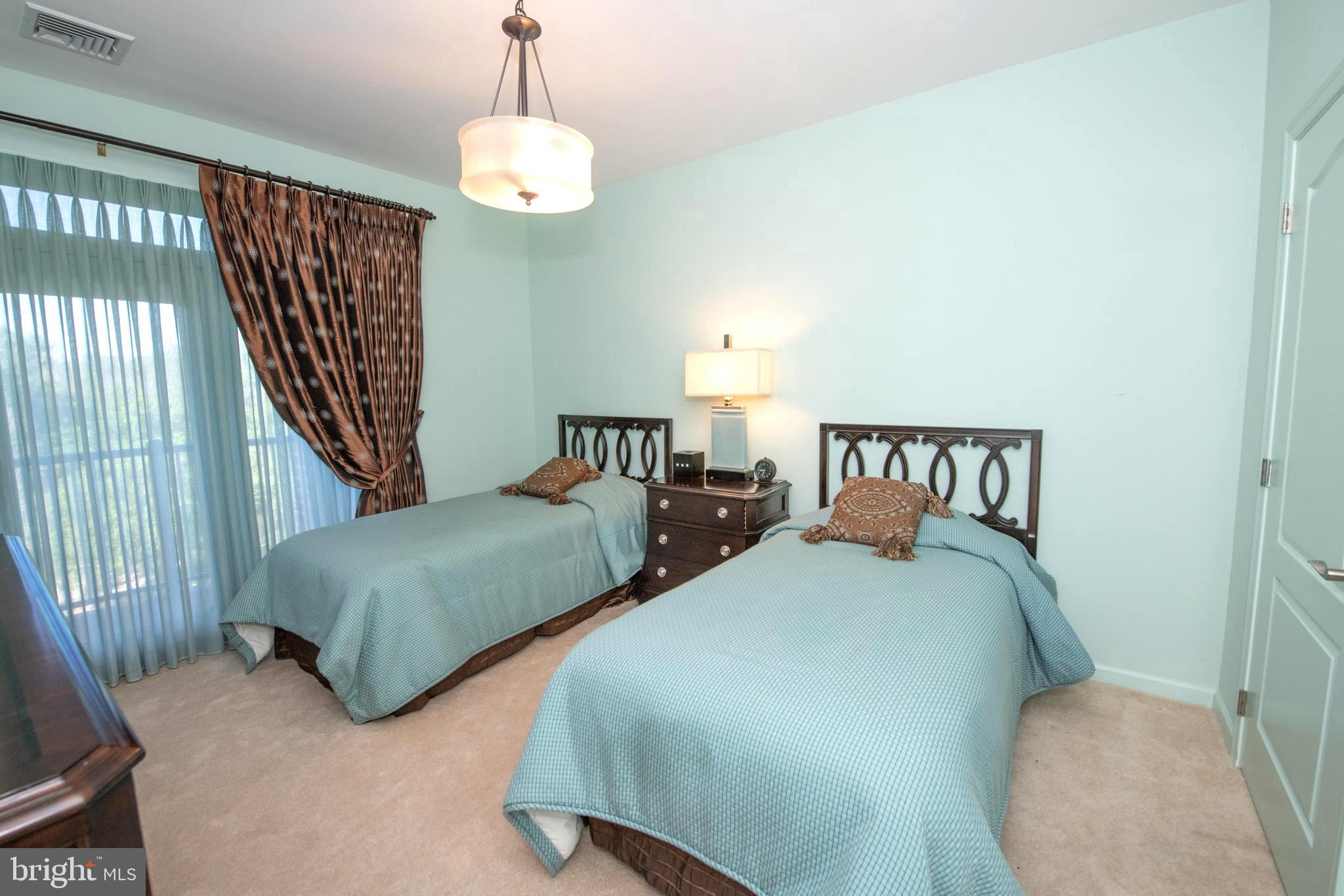 HUNTINGDON PLACE - Residential