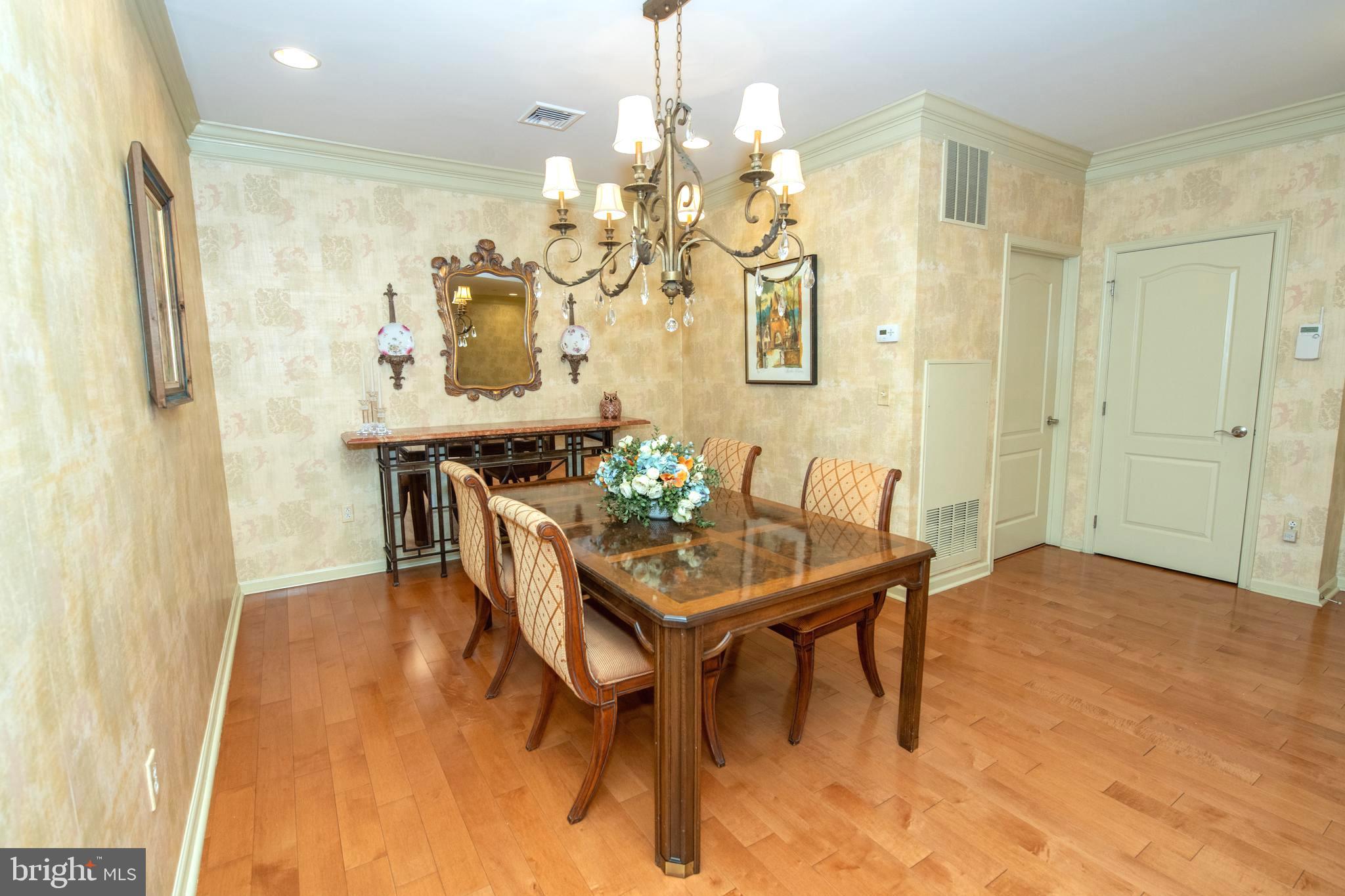 HUNTINGDON PLACE - Residential