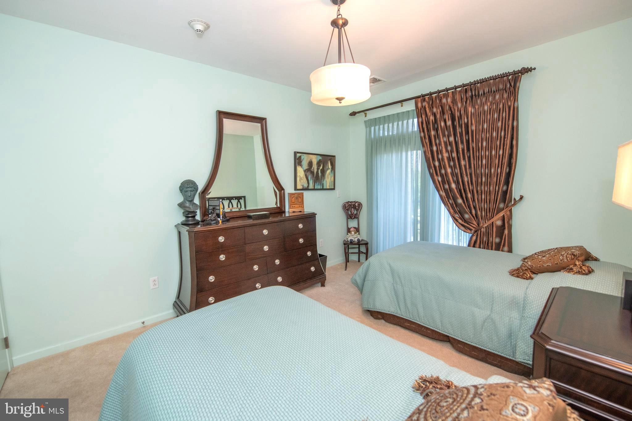 HUNTINGDON PLACE - Residential