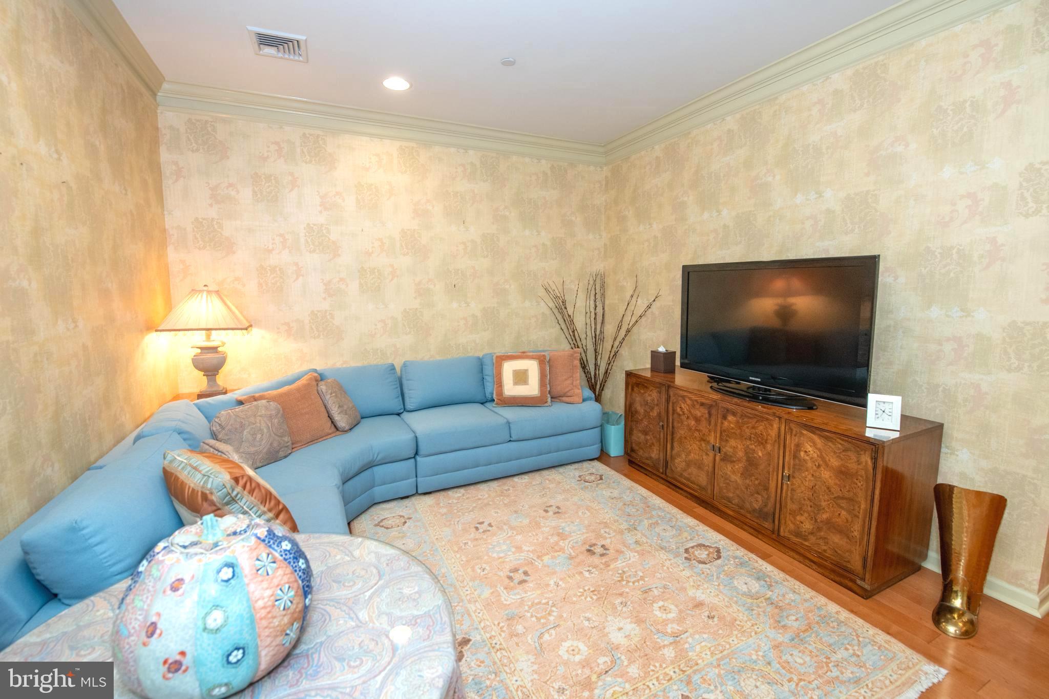 HUNTINGDON PLACE - Residential