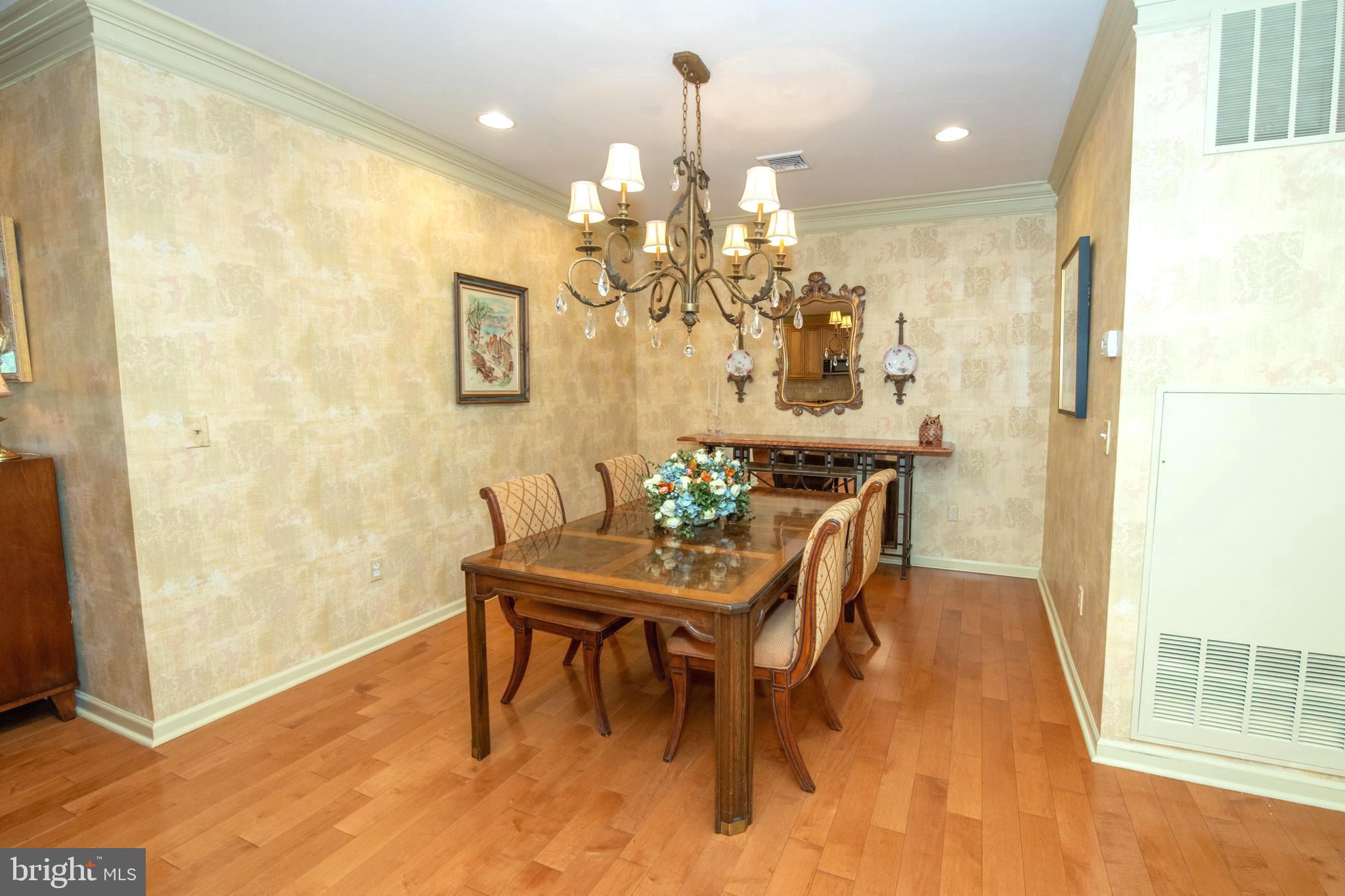 HUNTINGDON PLACE - Residential