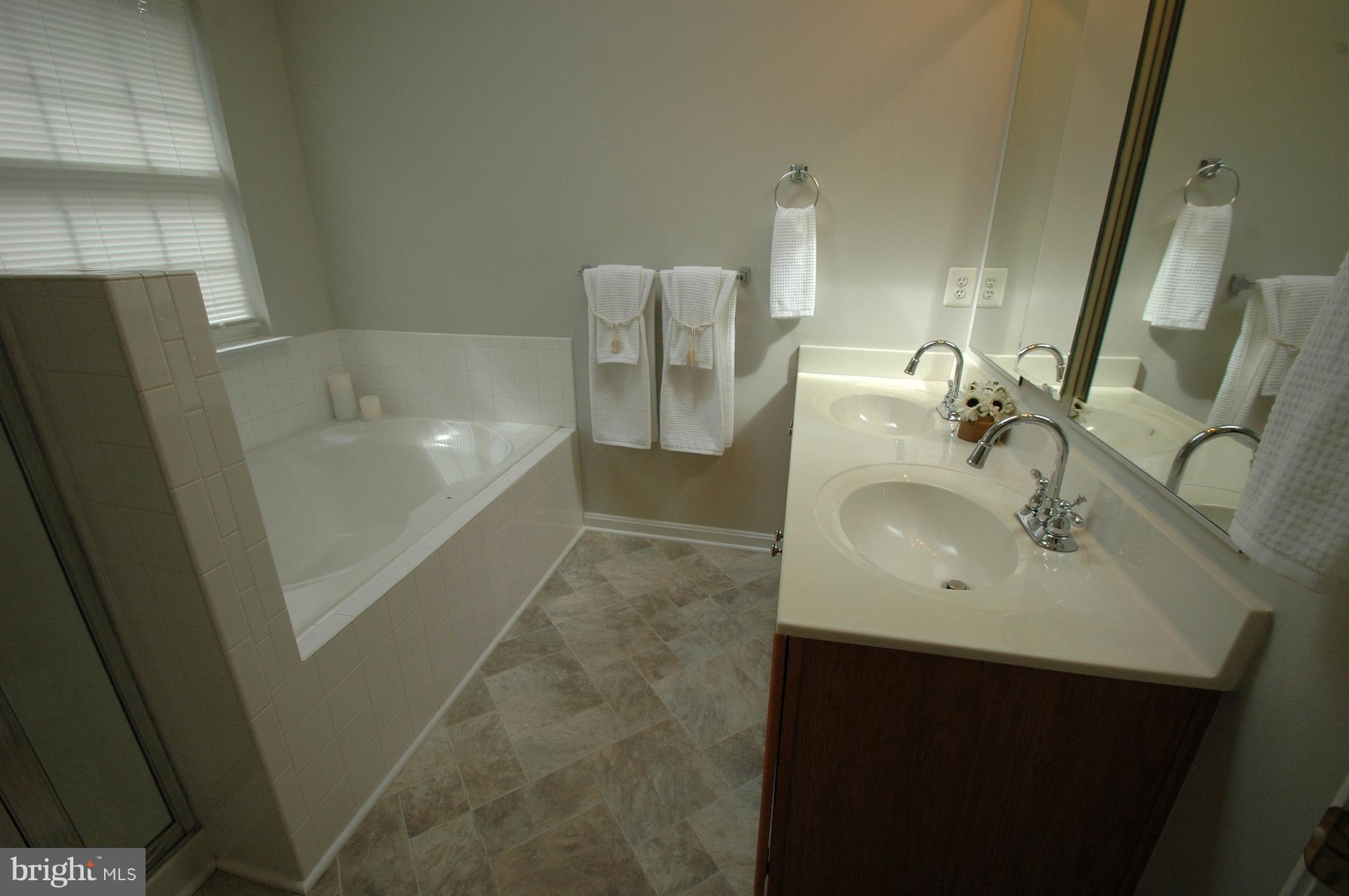 RIVER OAKS - Residential