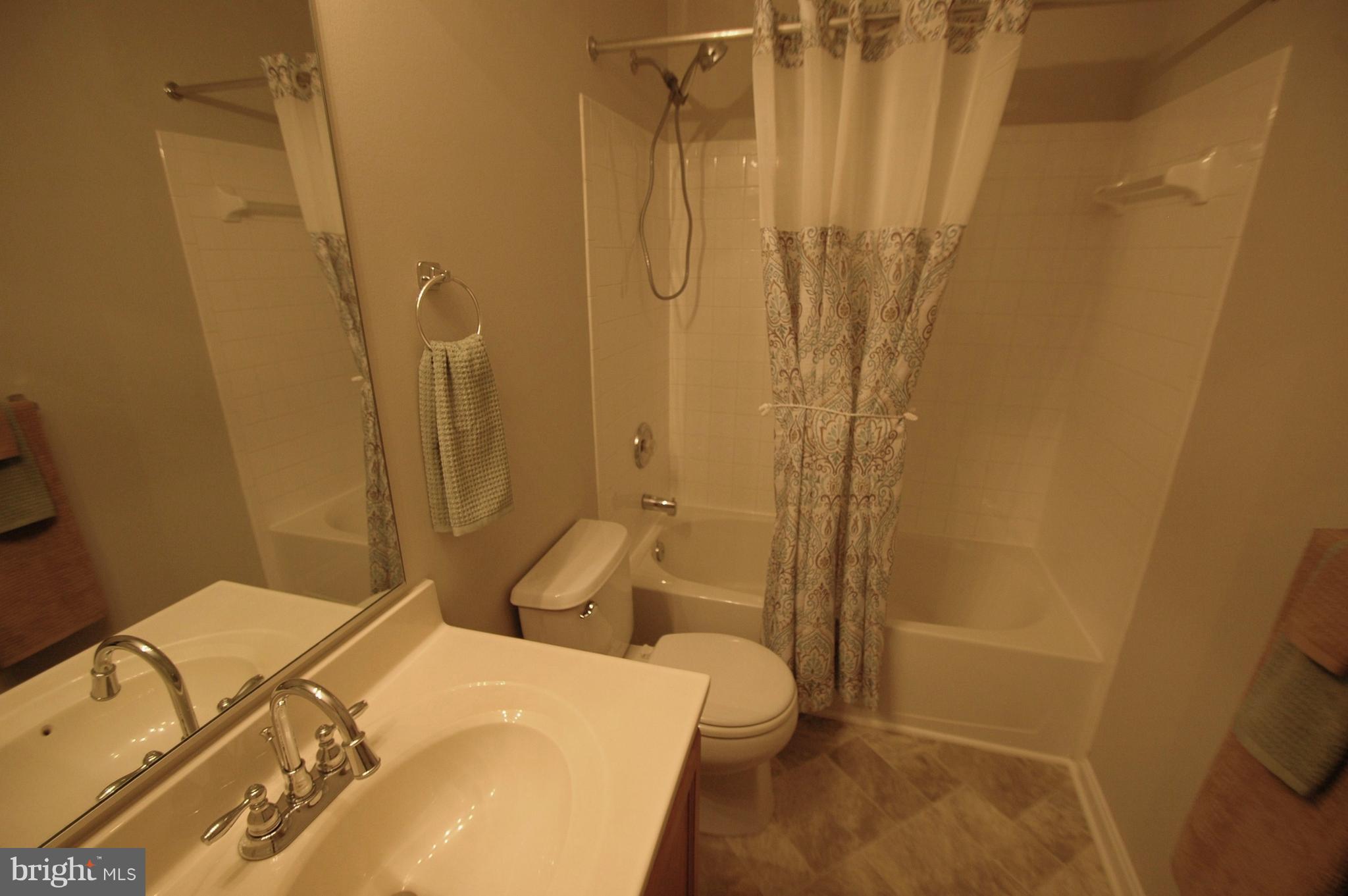 RIVER OAKS - Residential