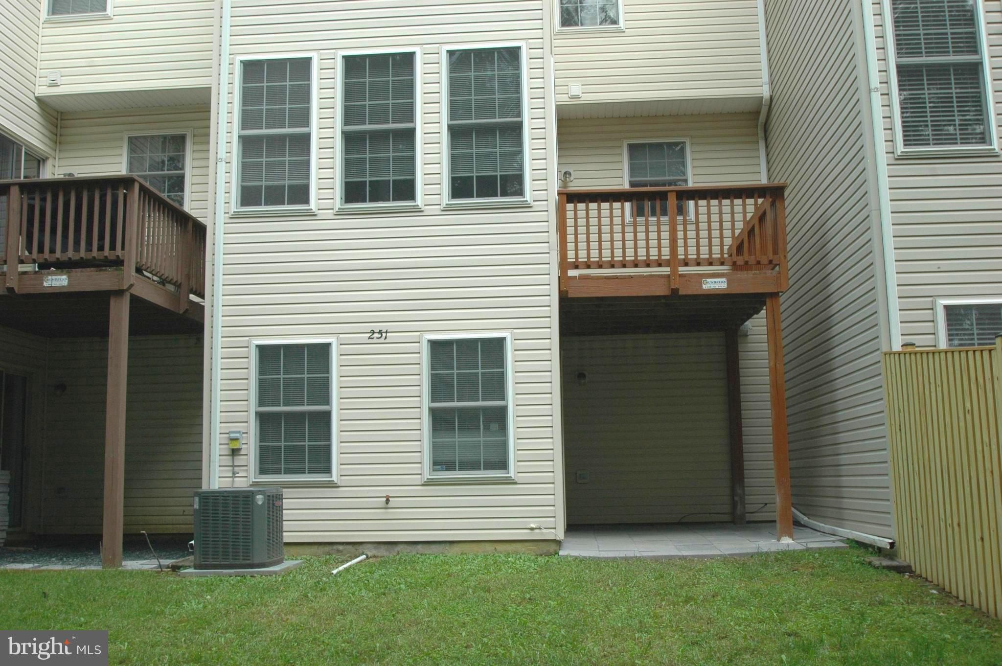 RIVER OAKS - Residential