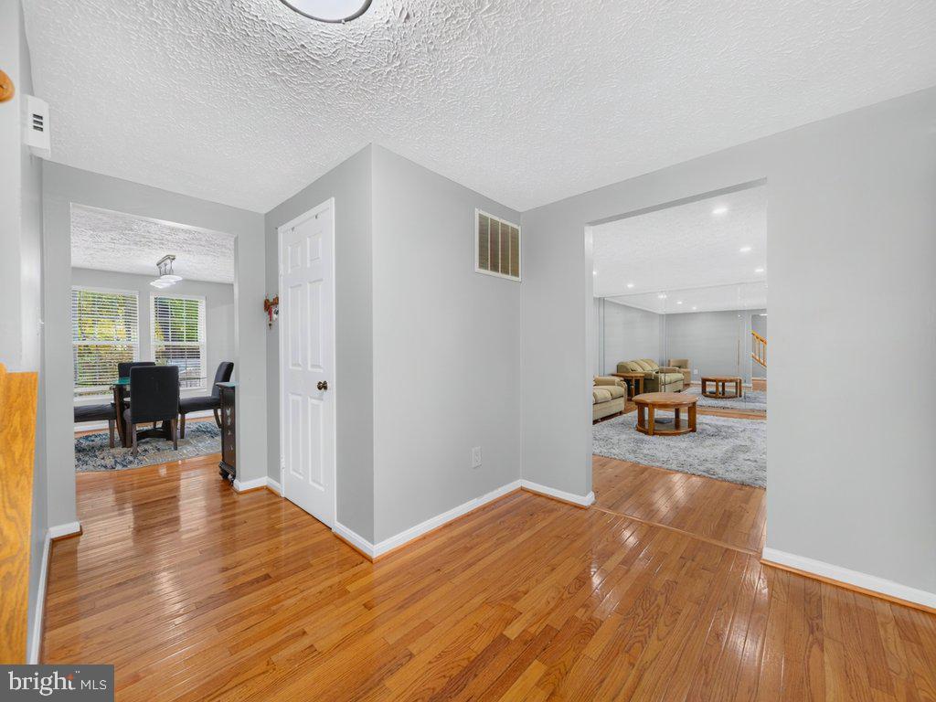 6912 BETHNAL COURT