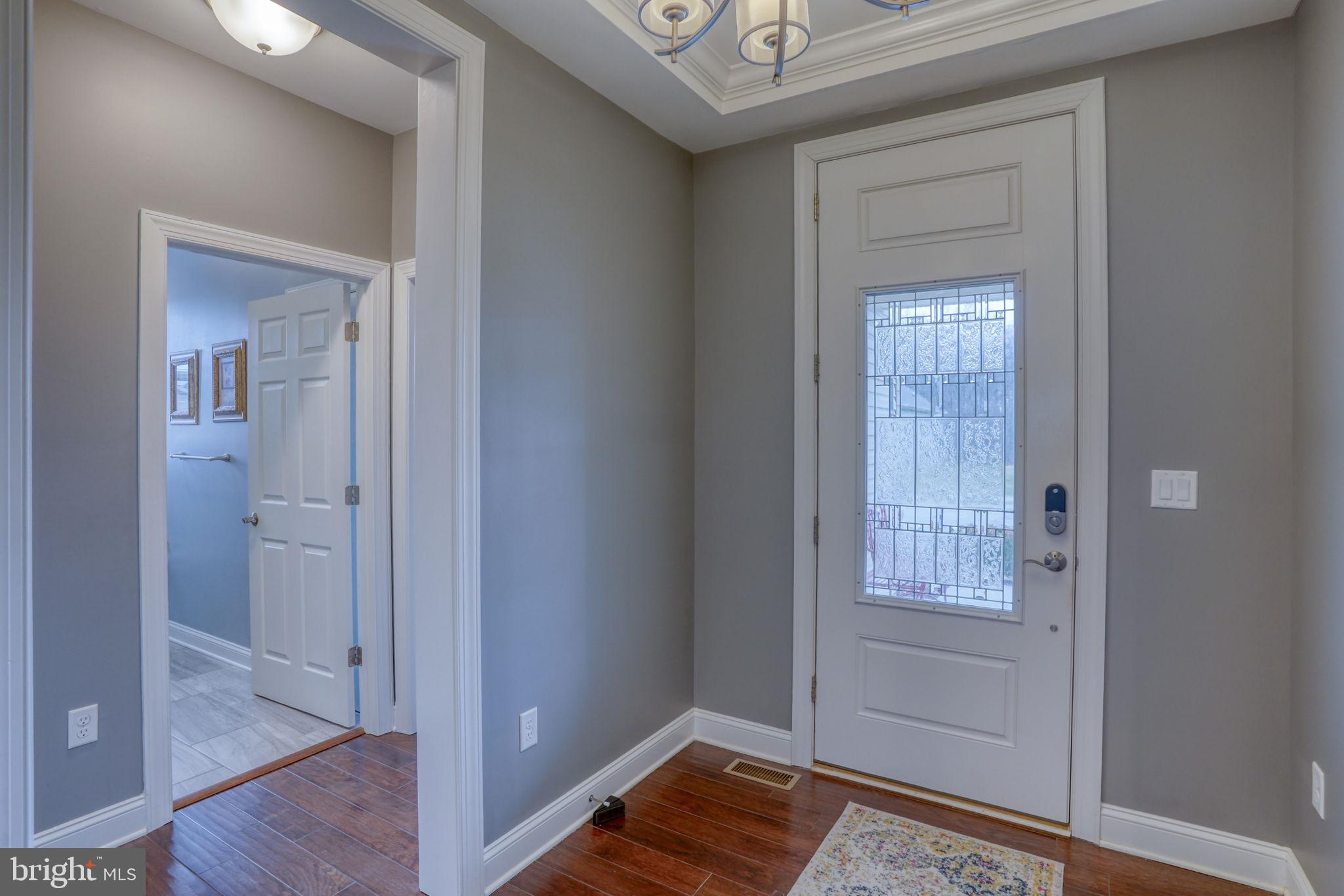 212 SKIPPING STONE LANE