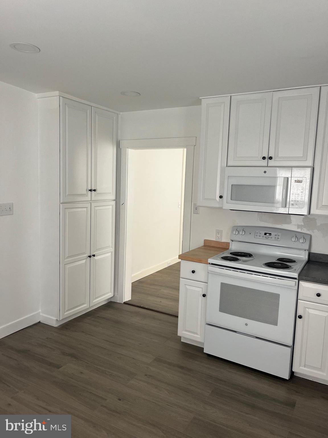 NEW  HOLLAND - Residential