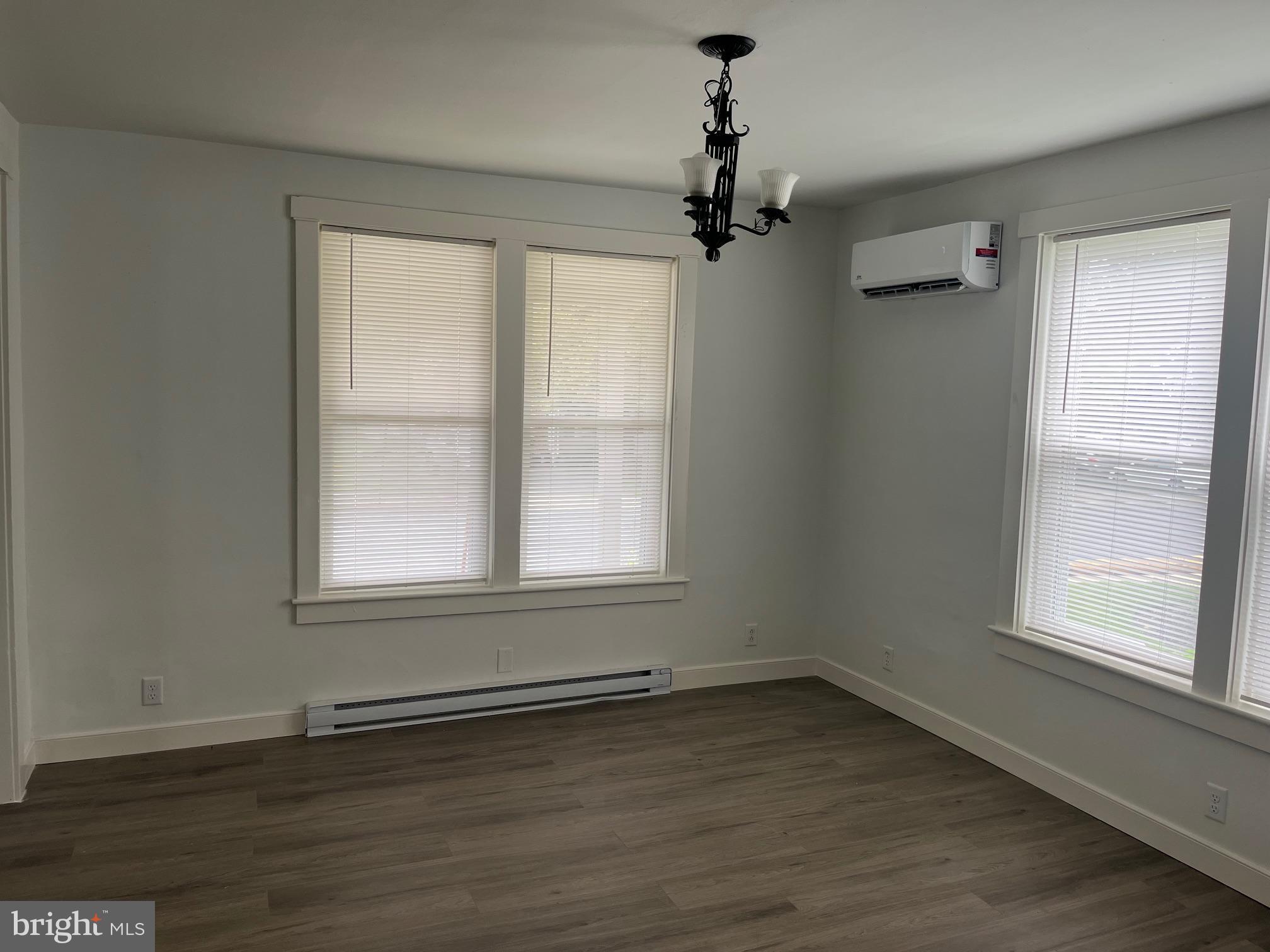 NEW  HOLLAND - Residential