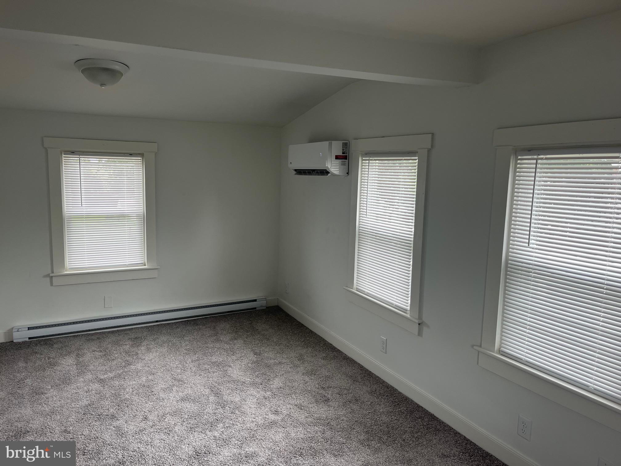 NEW  HOLLAND - Residential