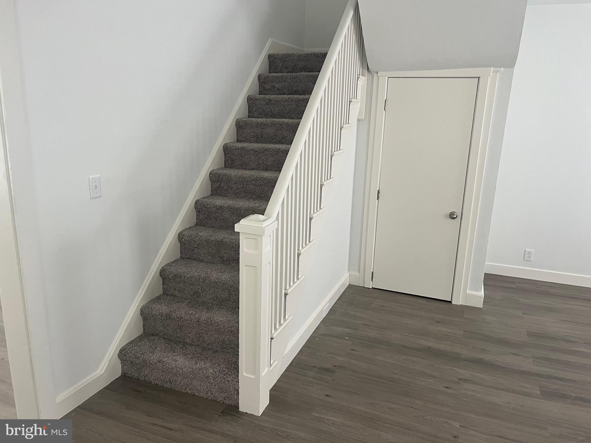 NEW  HOLLAND - Residential