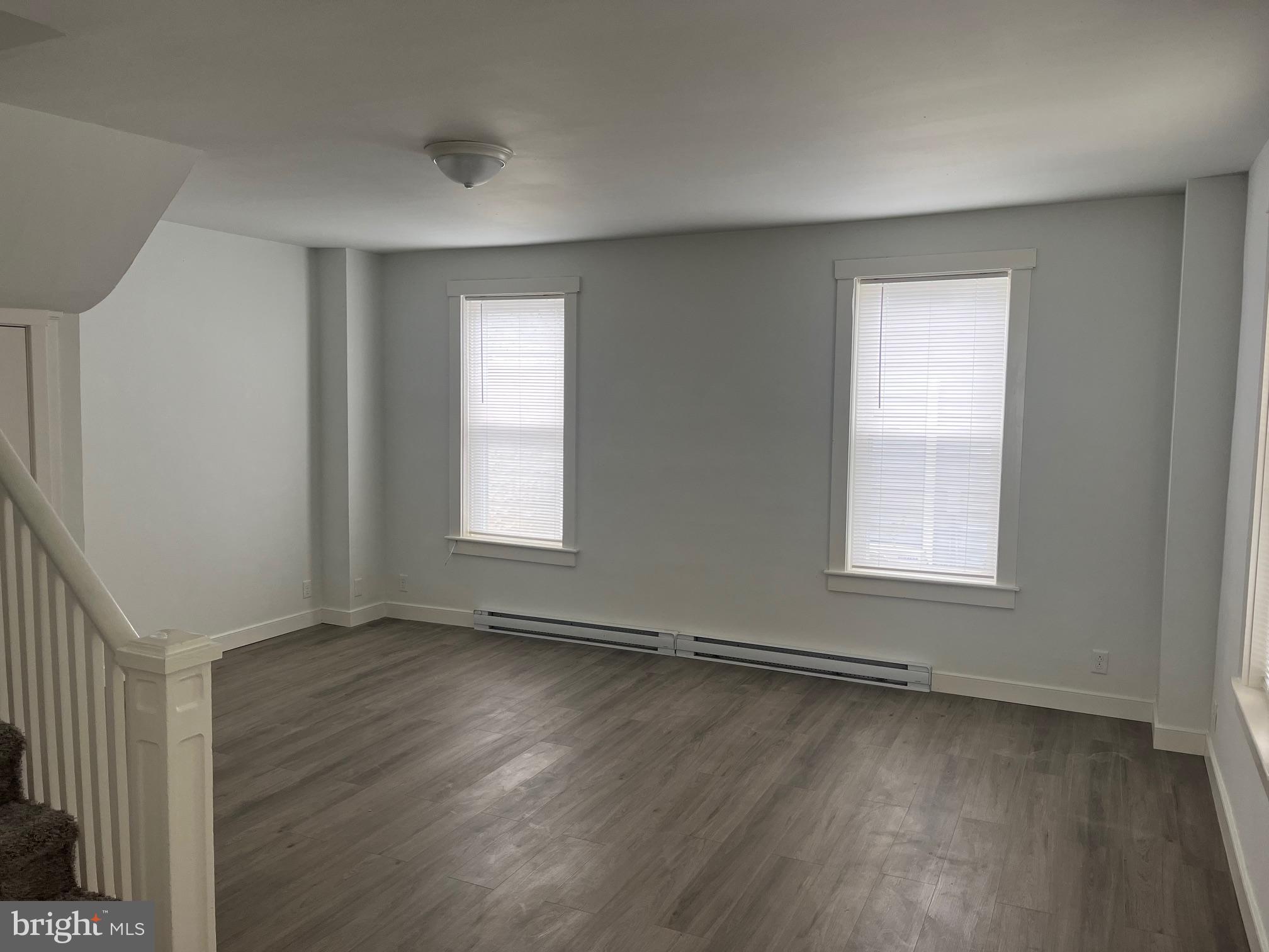 NEW  HOLLAND - Residential