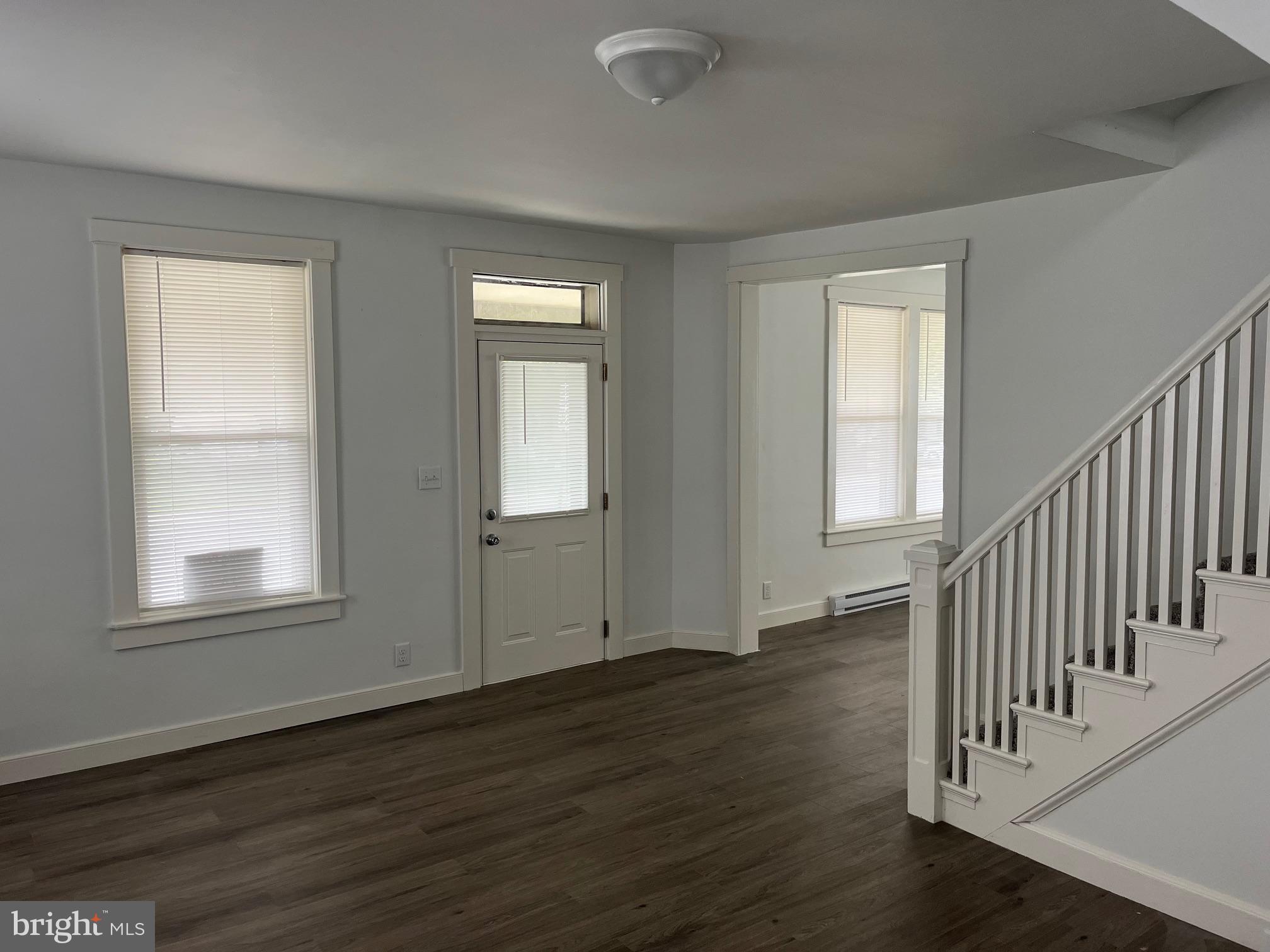 NEW  HOLLAND - Residential