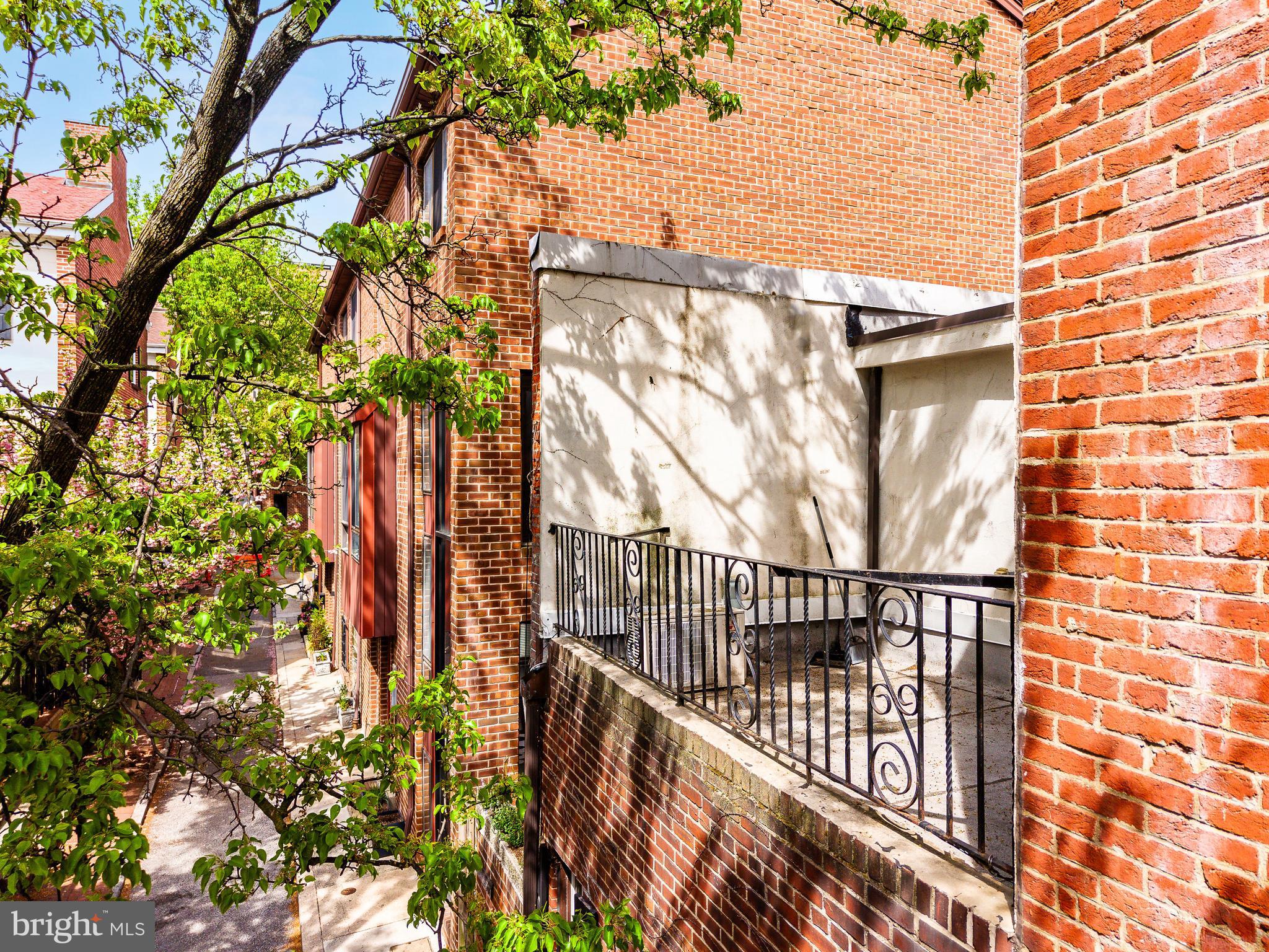 WASHINGTON SQ WEST - Residential