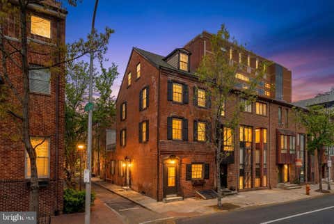Townhouse For Sale - 244 S 9th Street<br/> PHILADELPHIA, PA 19107