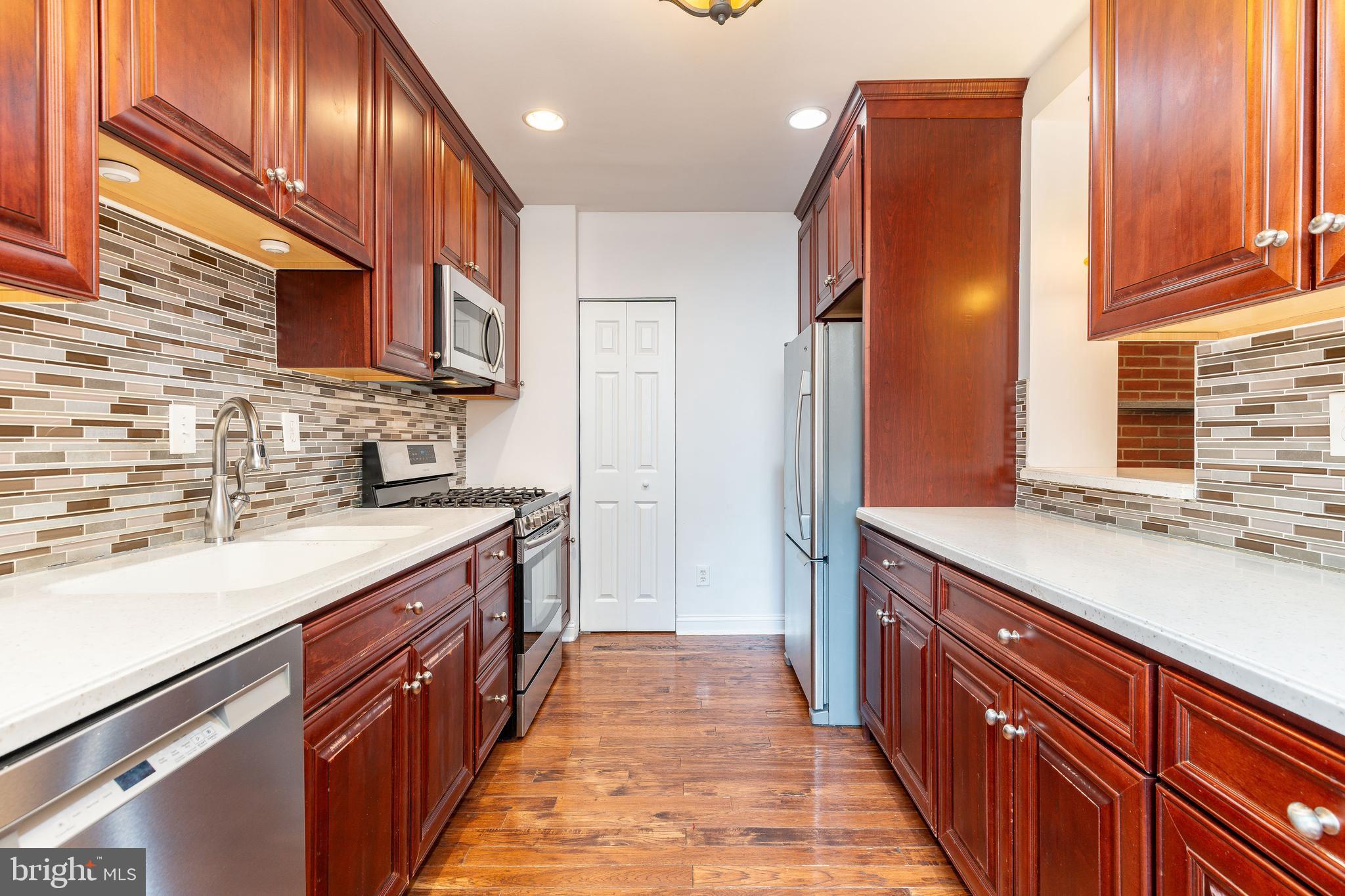 WASHINGTON SQ WEST - Residential