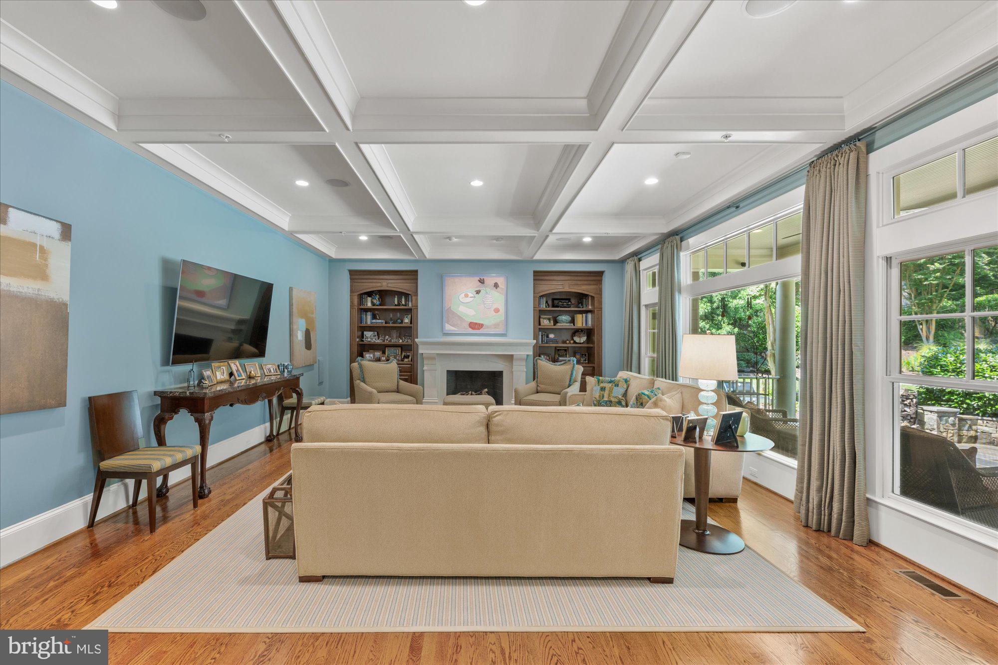 WILLIAMSBURG GARDENS - Residential