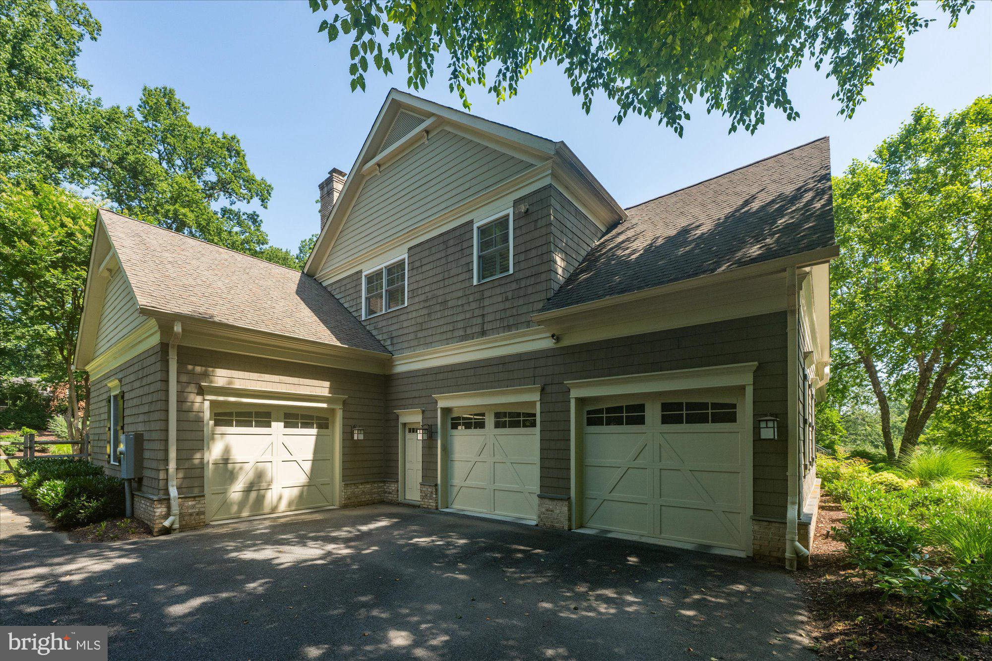 WILLIAMSBURG GARDENS - Residential