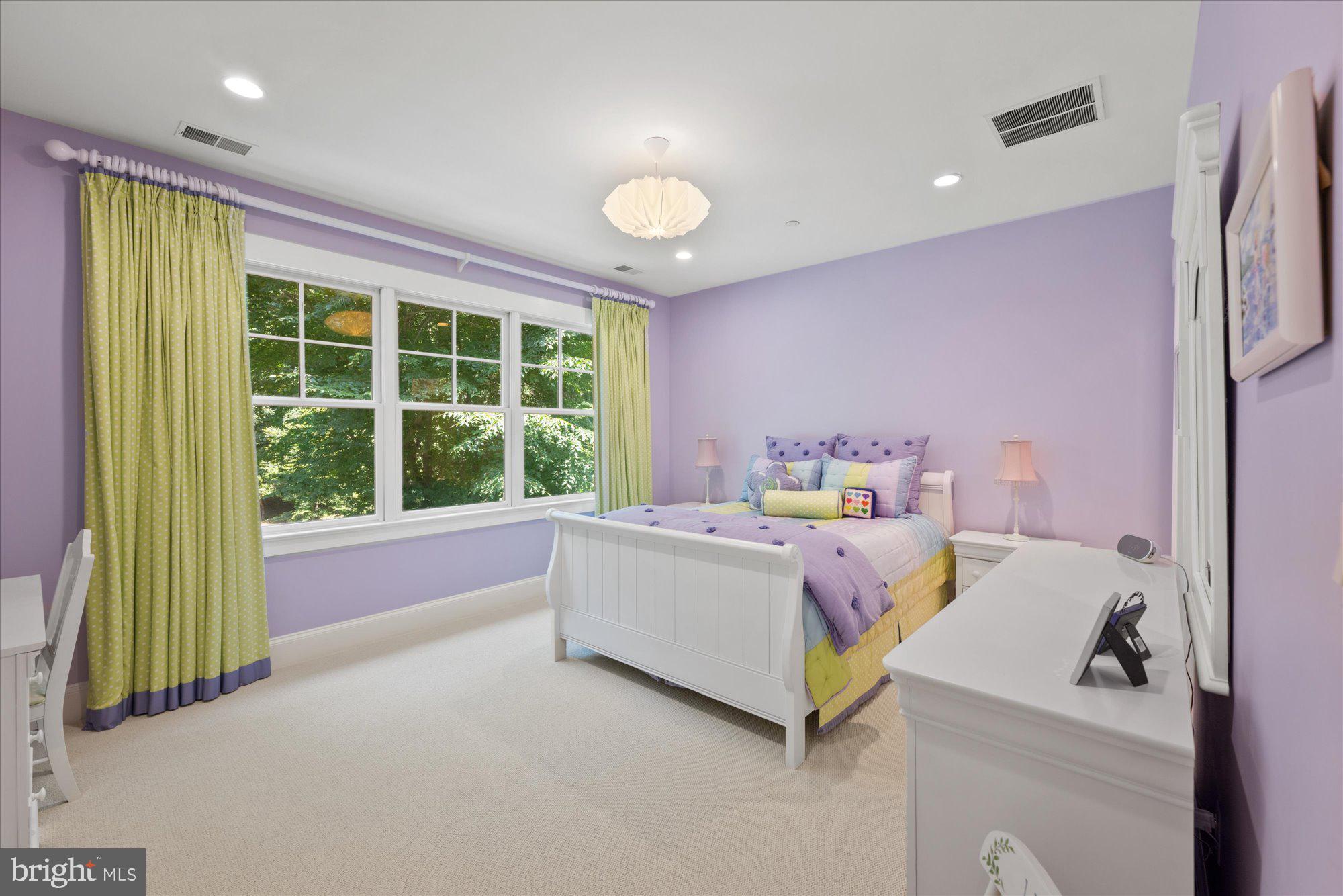 WILLIAMSBURG GARDENS - Residential