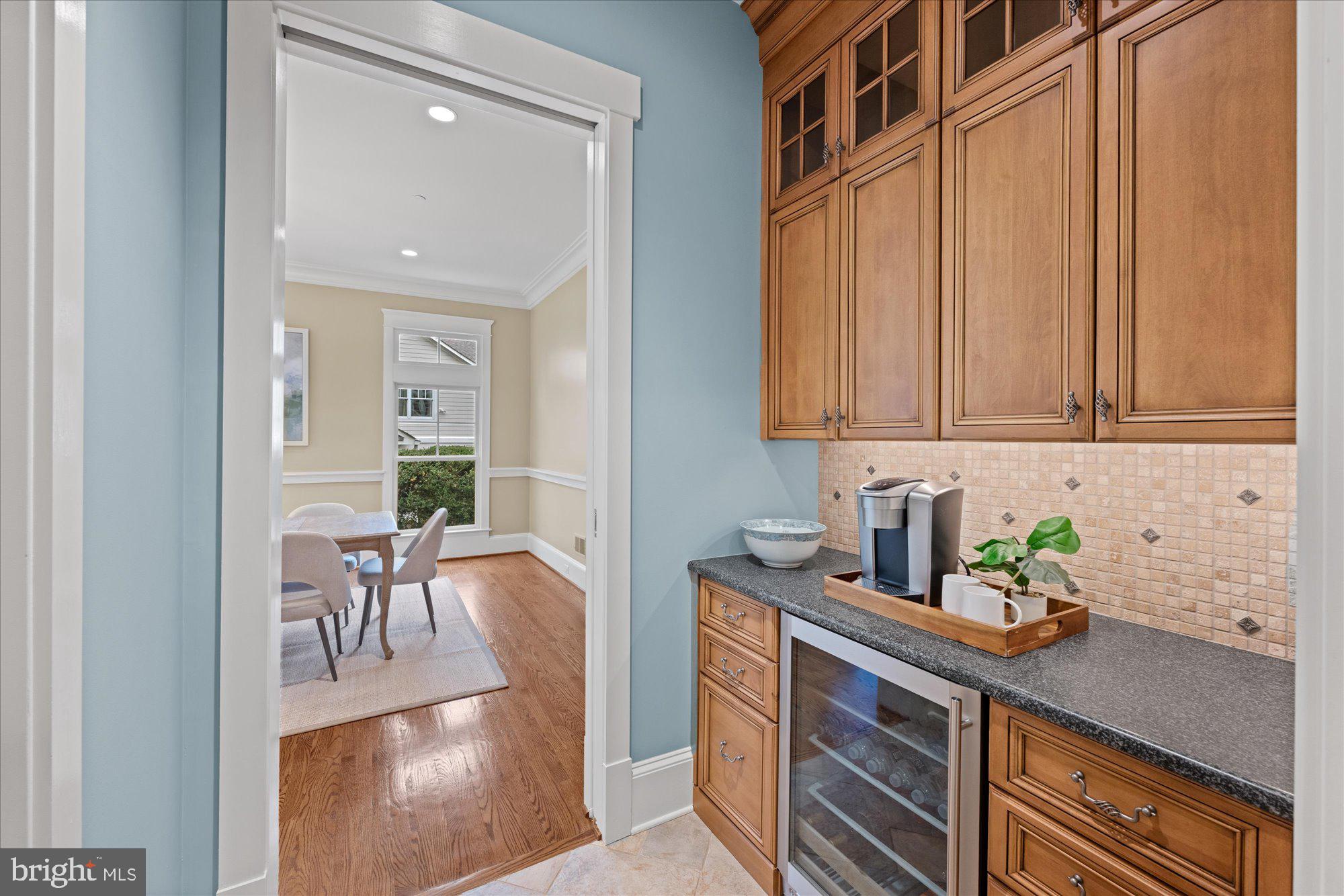 WILLIAMSBURG GARDENS - Residential