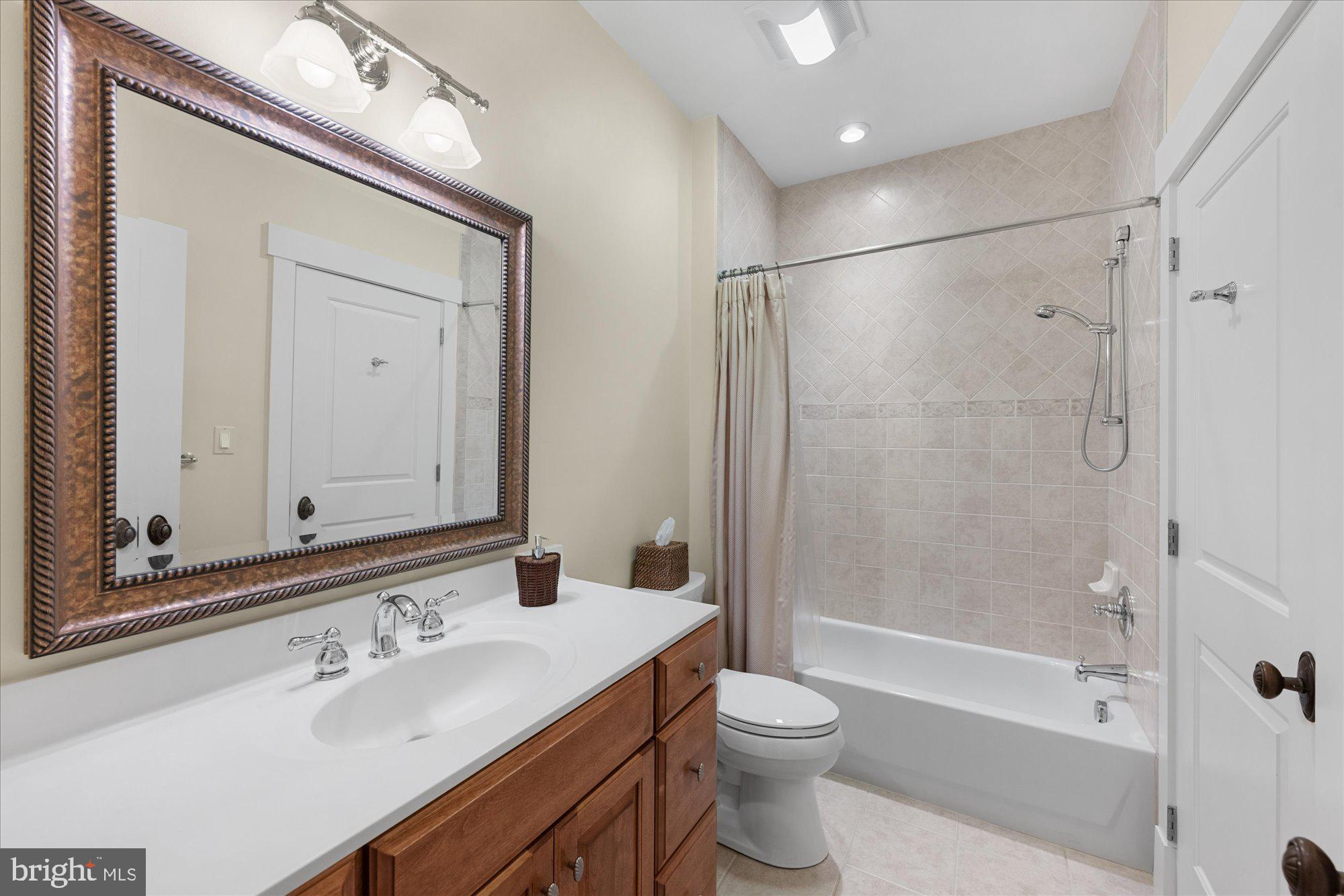 WILLIAMSBURG GARDENS - Residential